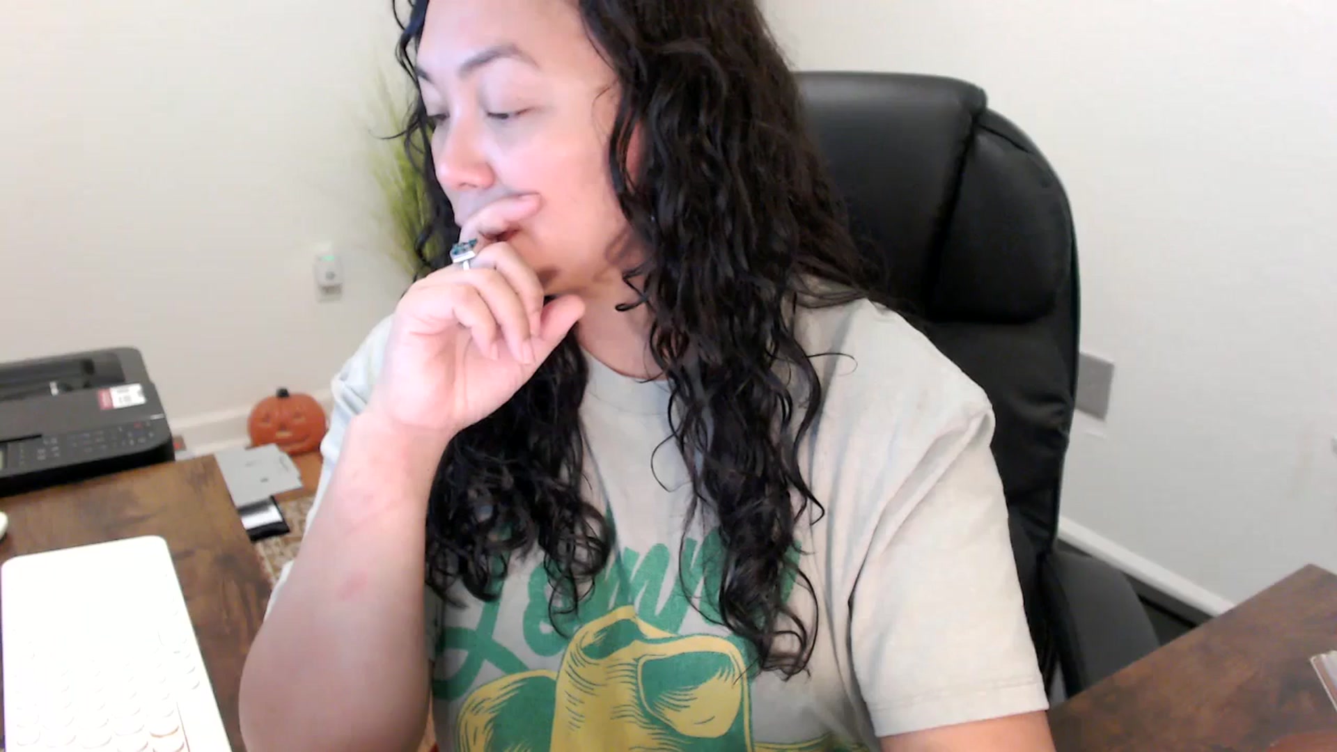 Gallery image thumbnail from MickaylaStar's myfreecams stream on, 10/30/2025, 16:36 image 4 of 20
