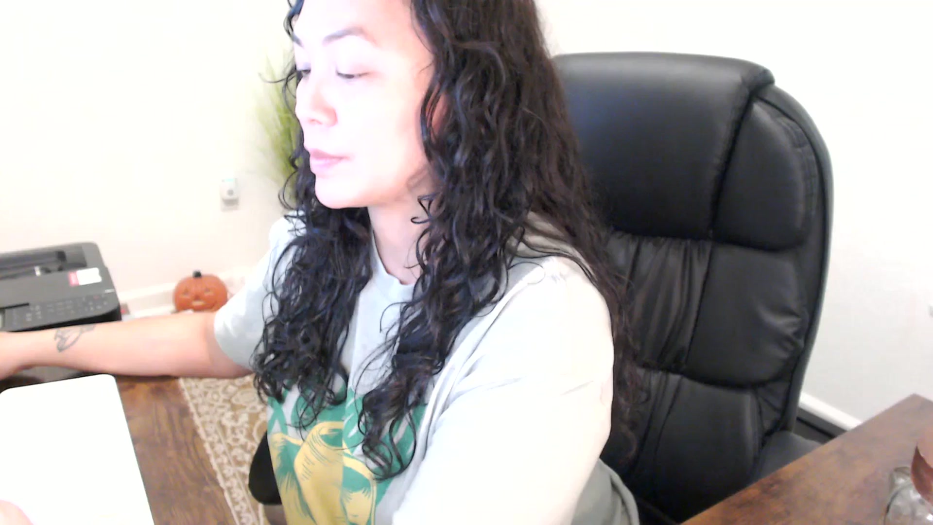 Gallery image thumbnail from MickaylaStar's myfreecams stream on, 10/30/2025, 16:36 image 11 of 20