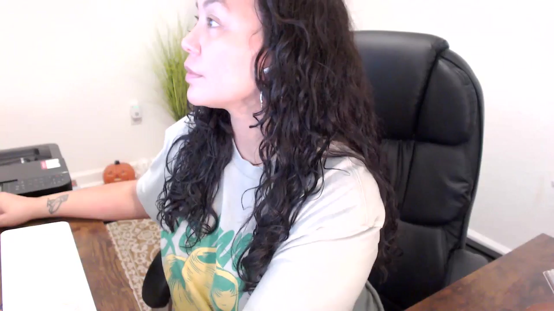 Gallery image thumbnail from MickaylaStar's myfreecams stream on, 10/30/2025, 16:36 image 2 of 20