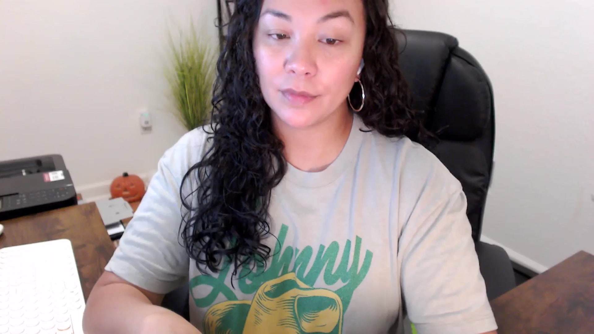 Gallery image thumbnail from MickaylaStar's myfreecams stream on, 10/30/2025, 16:55 image 7 of 20