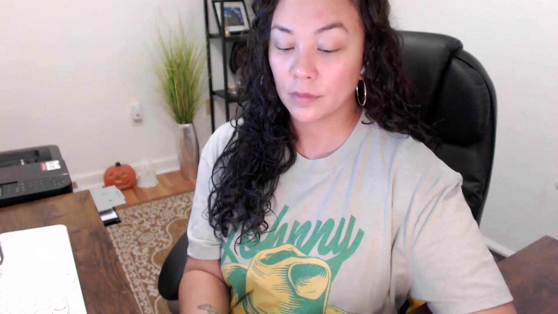Gallery image thumbnail from MickaylaStar's myfreecams stream on, 10/30/2025, 16:55 image 12 of 20