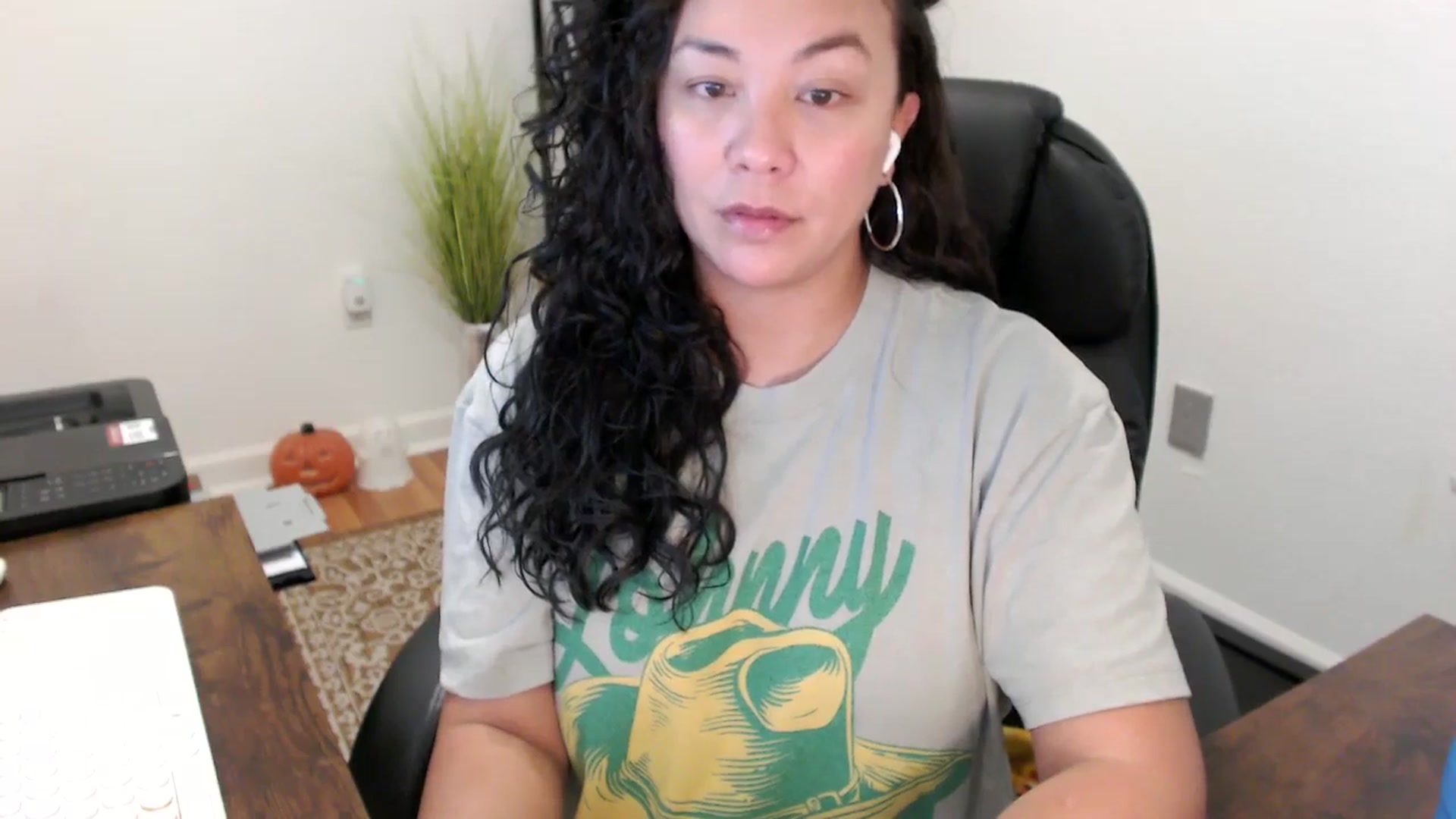 Gallery image thumbnail from MickaylaStar's myfreecams stream on, 10/30/2025, 17:34 image 14 of 20