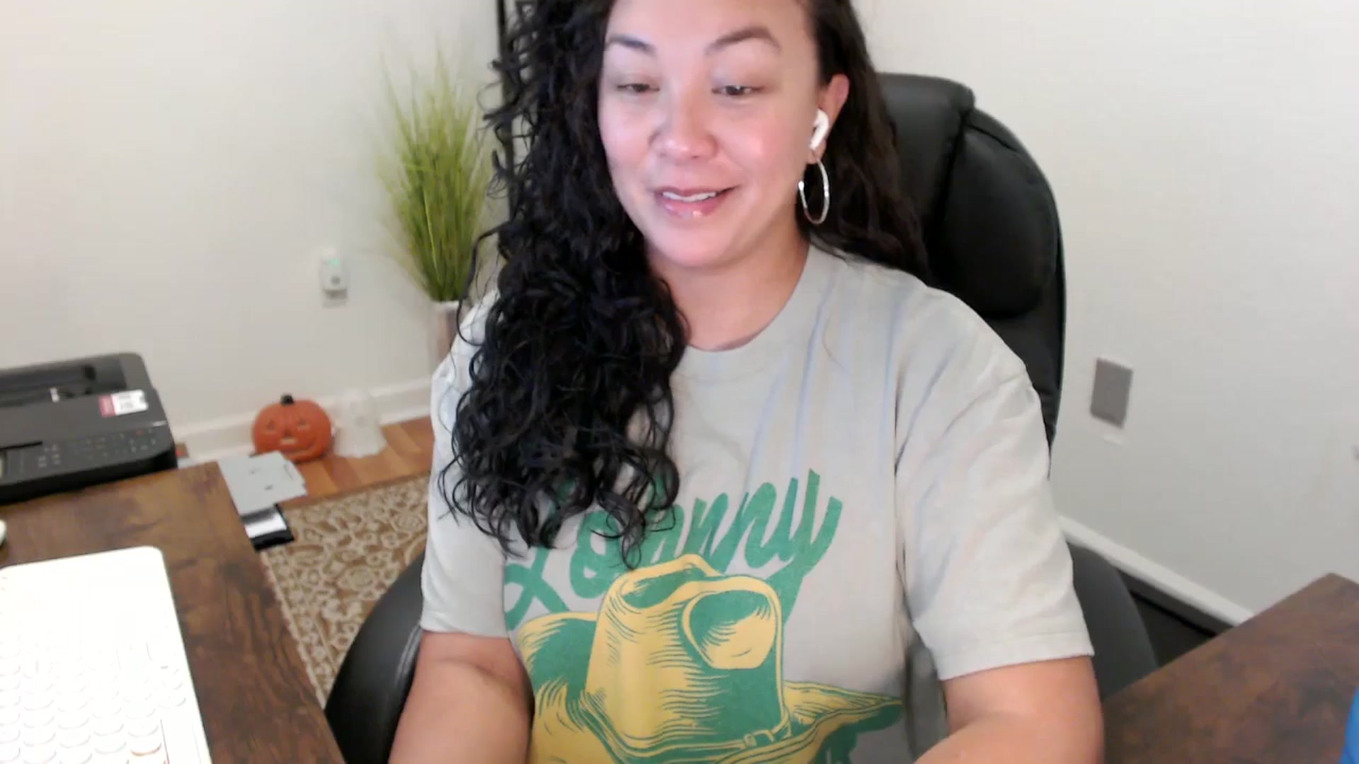 Gallery image thumbnail from MickaylaStar's myfreecams stream on, 10/30/2025, 17:34 image 10 of 20