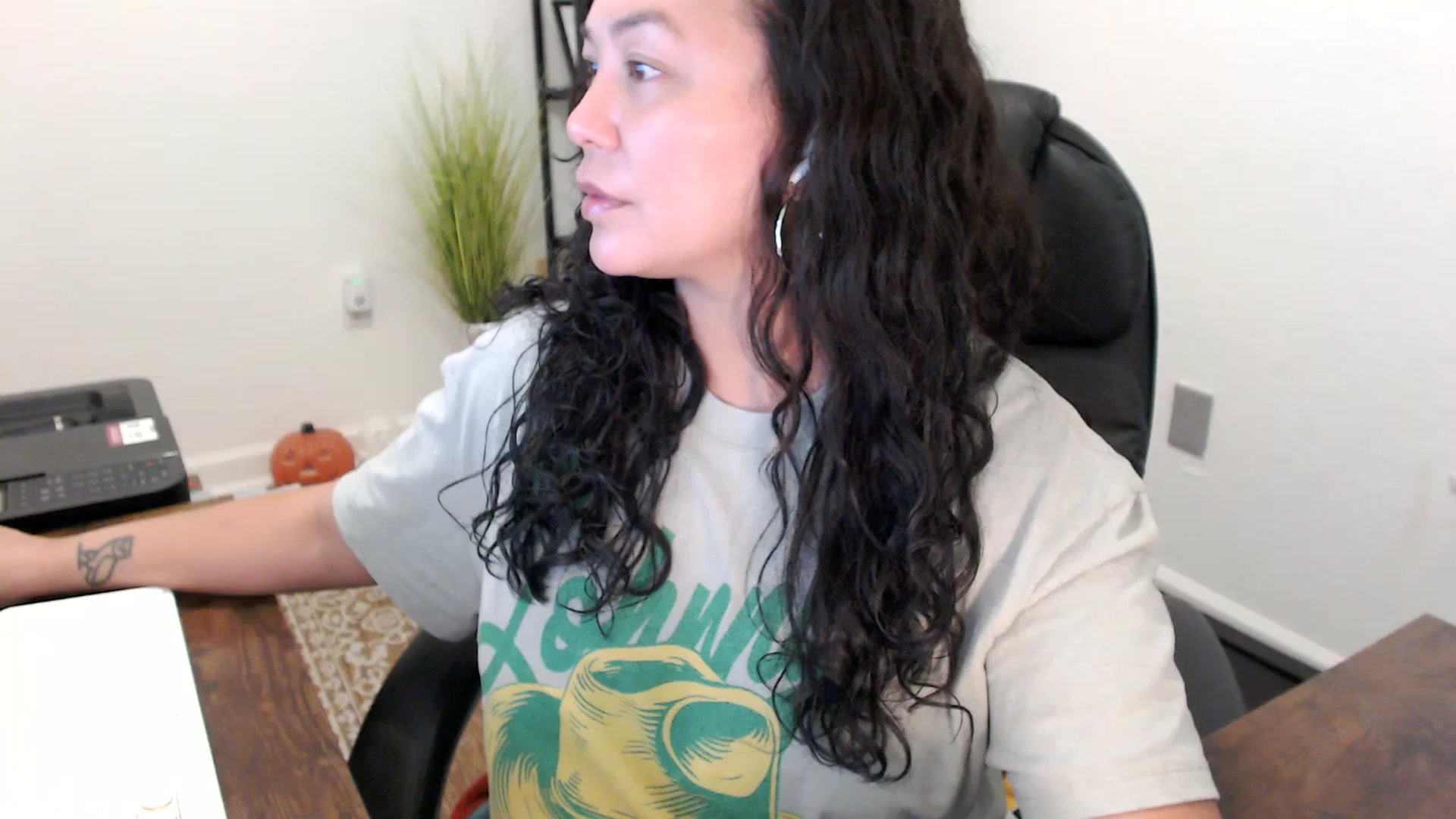 Gallery image thumbnail from MickaylaStar's myfreecams stream on, 10/30/2025, 17:34 image 1 of 20