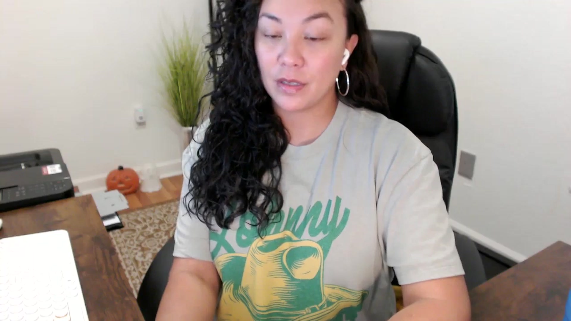 Gallery image thumbnail from MickaylaStar's myfreecams stream on, 10/30/2025, 17:34 image 11 of 20
