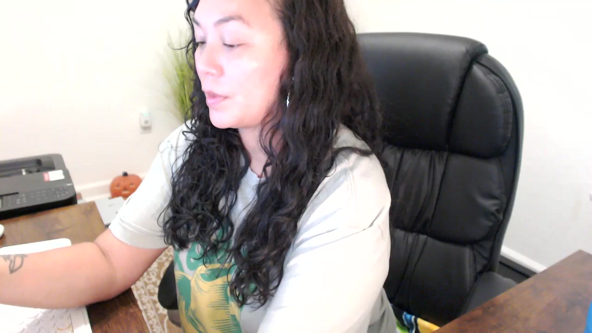 Gallery image thumbnail from MickaylaStar's myfreecams stream on, 10/30/2025, 17:34 image 5 of 20