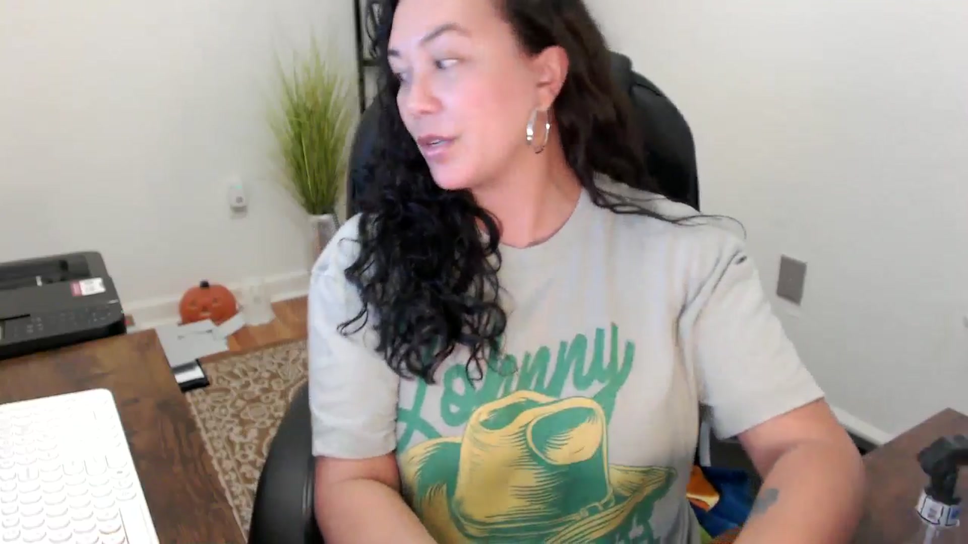 Gallery image thumbnail from MickaylaStar's myfreecams stream on, 10/30/2025, 18:57 image 7 of 20