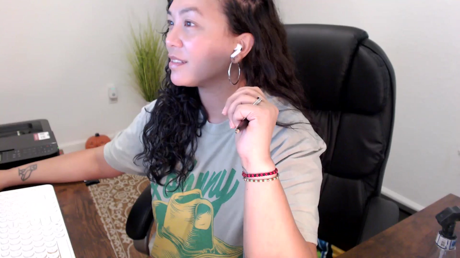 Gallery image thumbnail from MickaylaStar's myfreecams stream on, 10/30/2025, 18:57 image 3 of 20