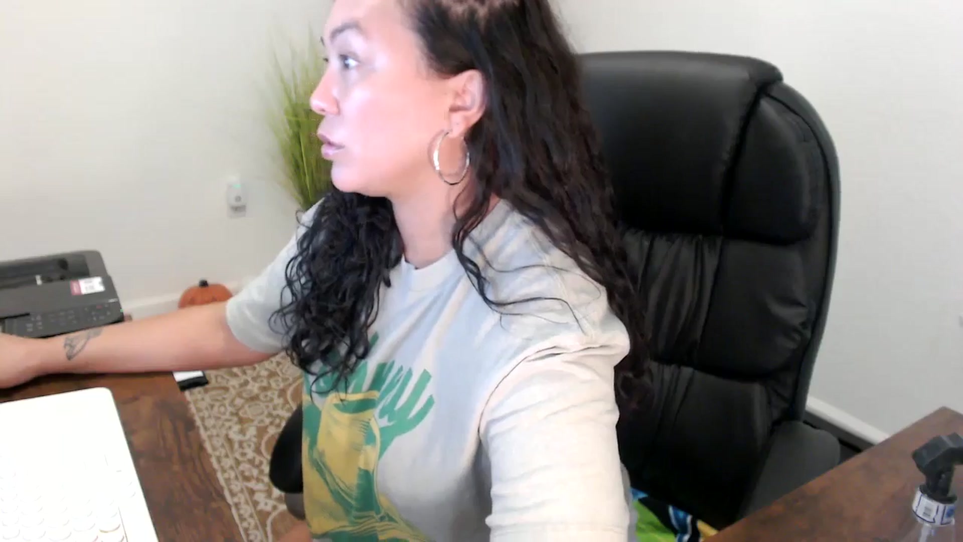 Gallery image thumbnail from MickaylaStar's myfreecams stream on, 10/30/2025, 18:57 image 8 of 20