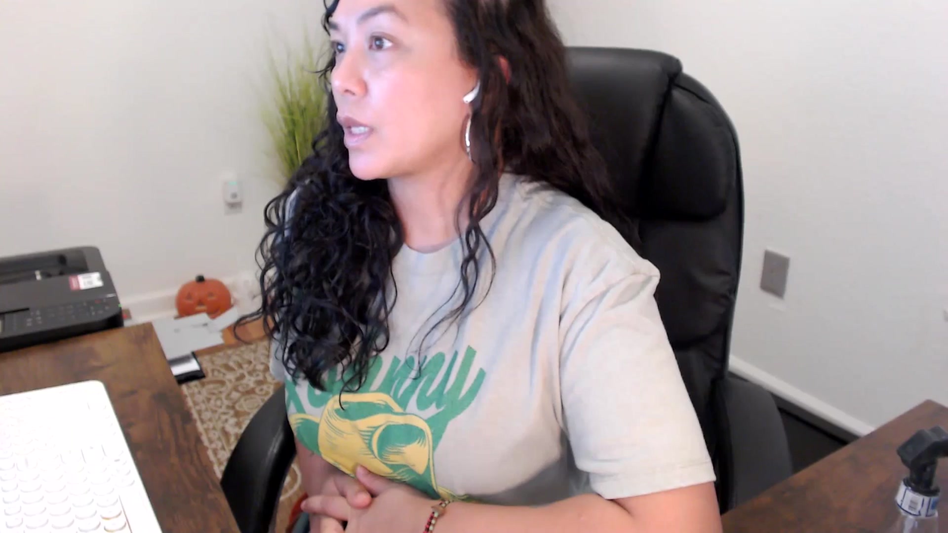 Gallery image thumbnail from MickaylaStar's myfreecams stream on, 10/30/2025, 19:40 image 3 of 20