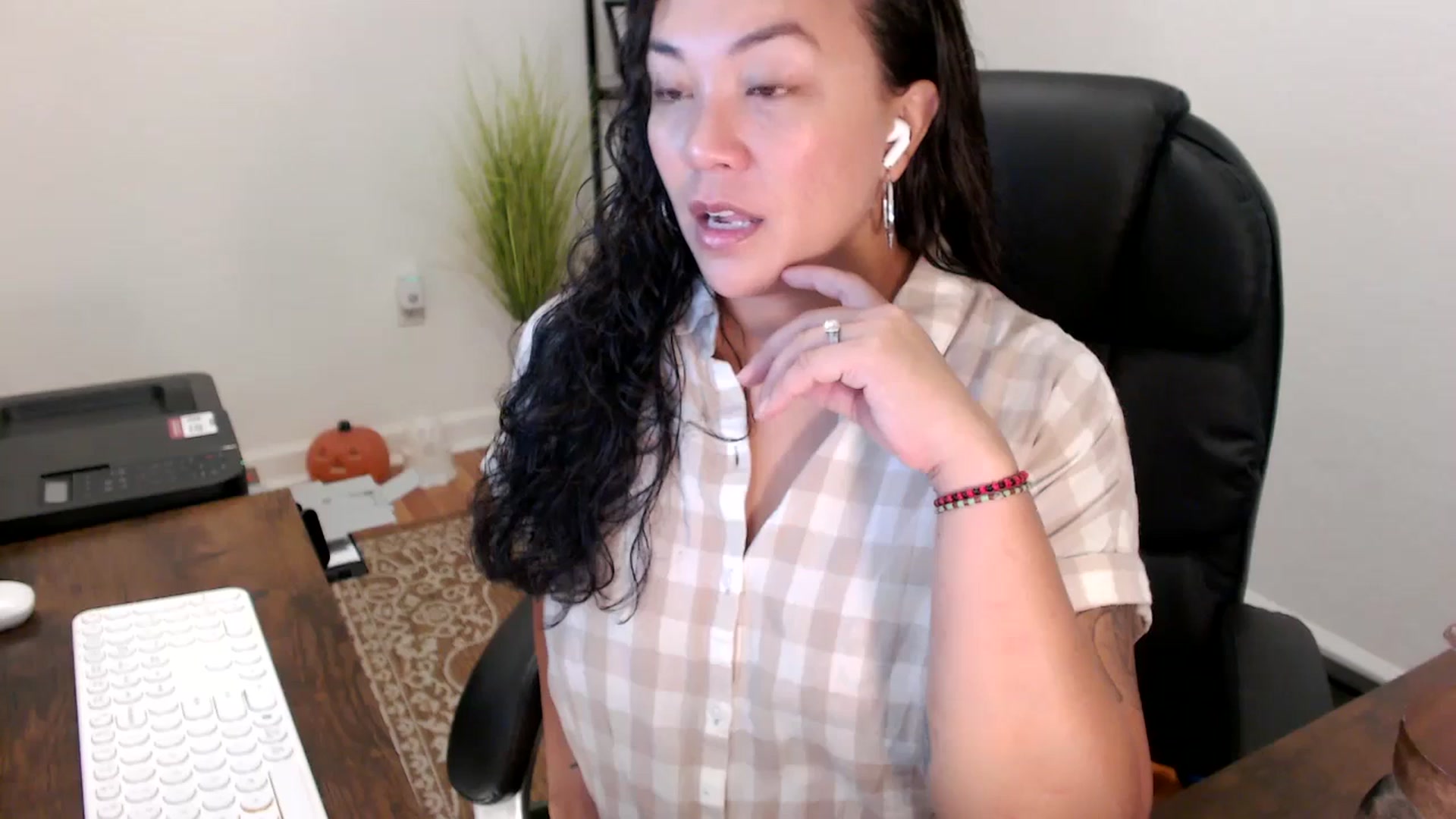 Gallery image thumbnail from MickaylaStar's myfreecams stream on, 10/31/2025, 14:29 image 14 of 20