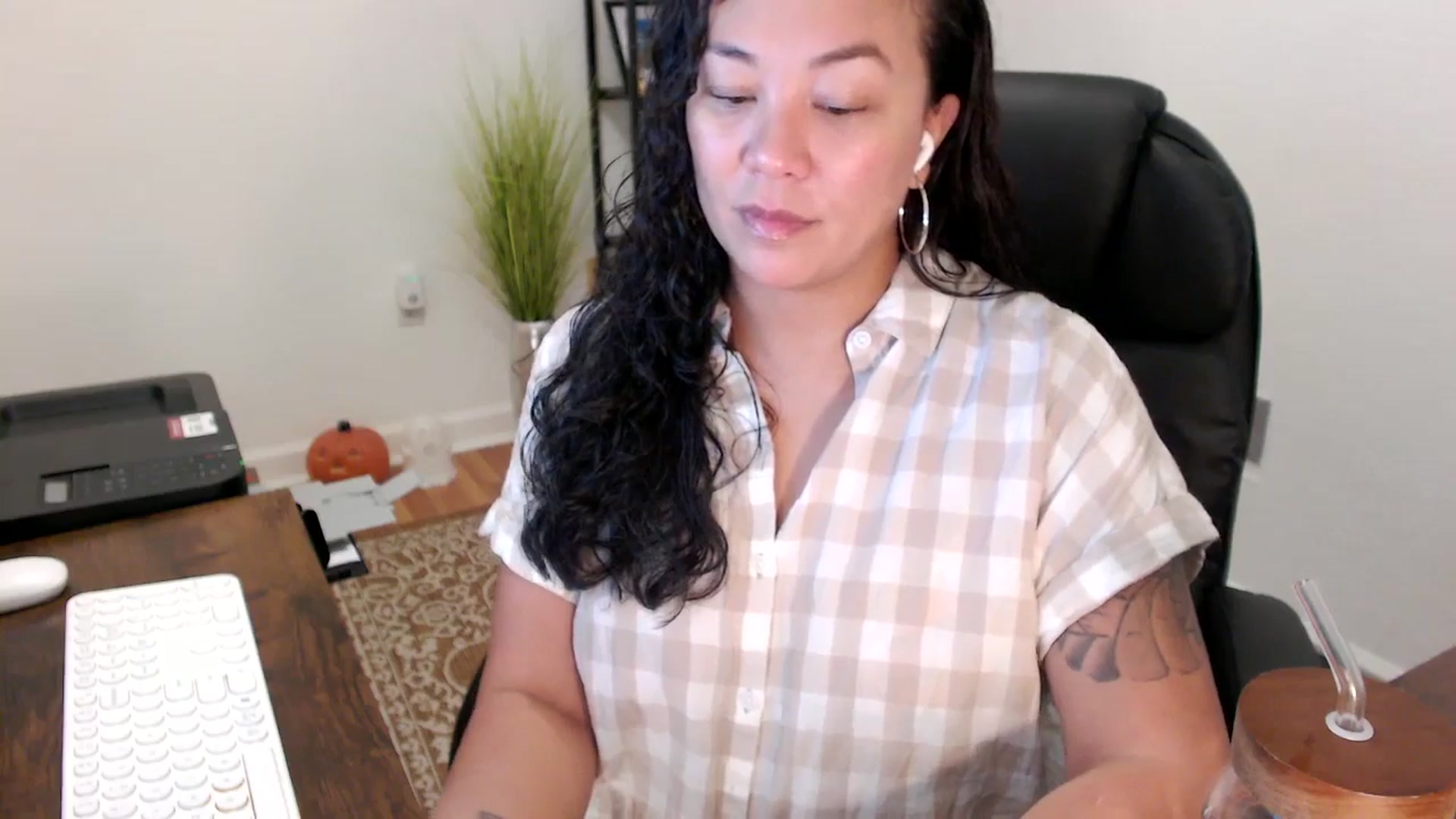 Gallery image thumbnail from MickaylaStar's myfreecams stream on, 10/31/2025, 14:45 image 14 of 20