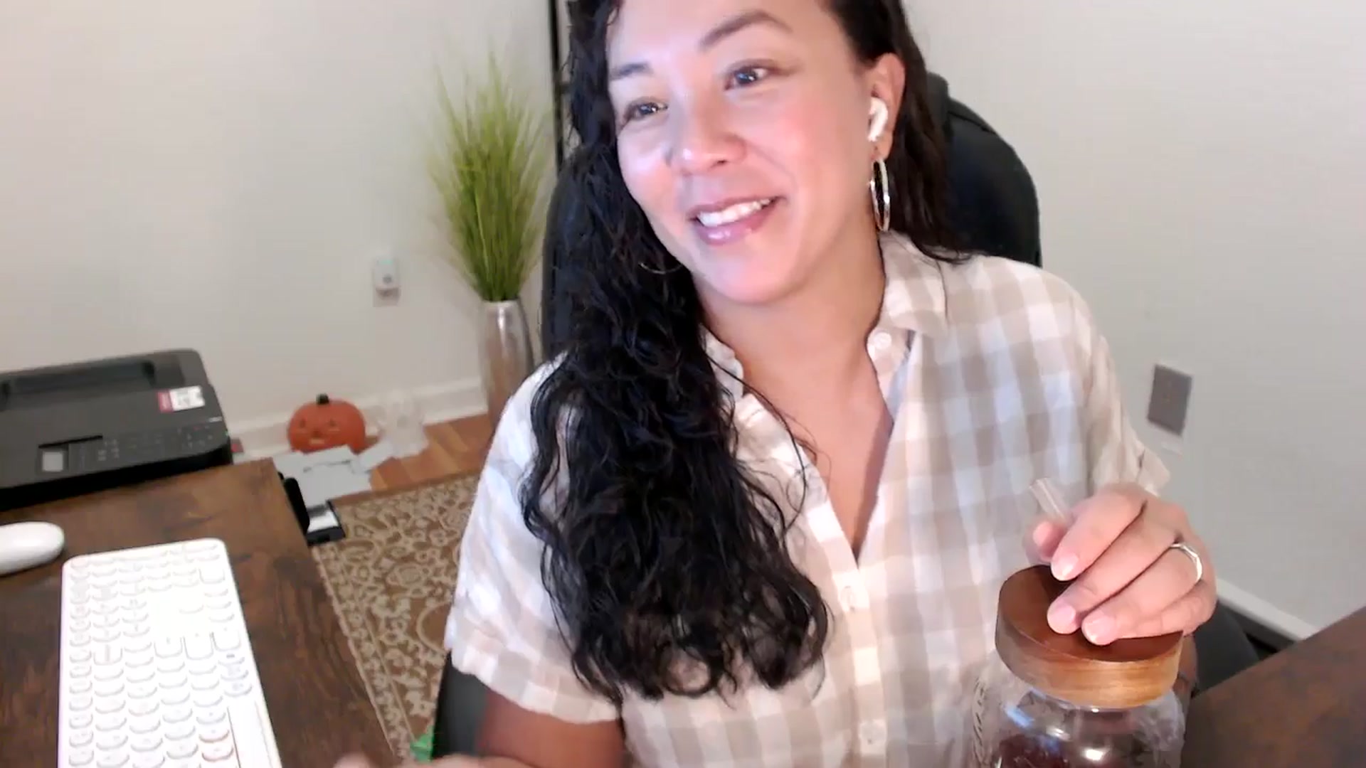 Gallery image thumbnail from MickaylaStar's myfreecams stream on, 10/31/2025, 14:45 image 13 of 20