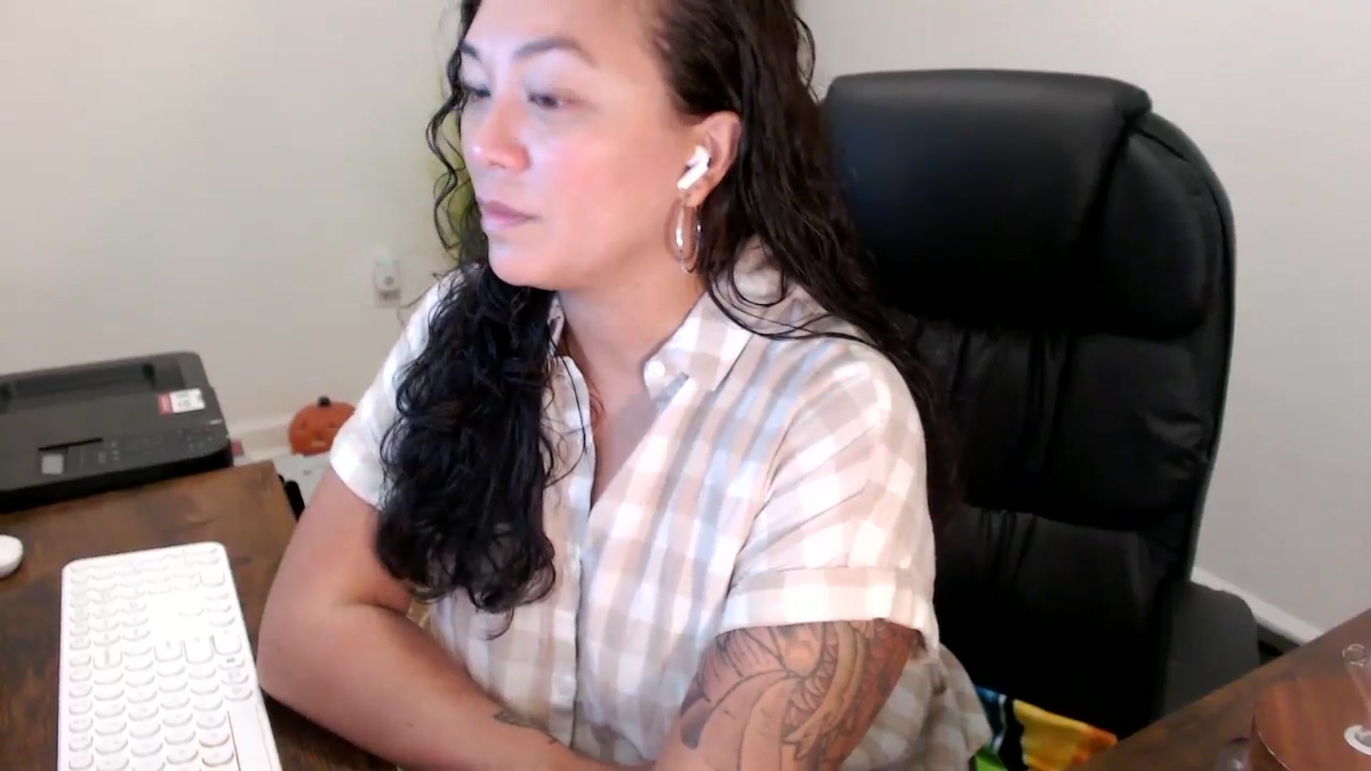 Gallery image thumbnail from MickaylaStar's myfreecams stream on, 10/31/2025, 14:45 image 20 of 20