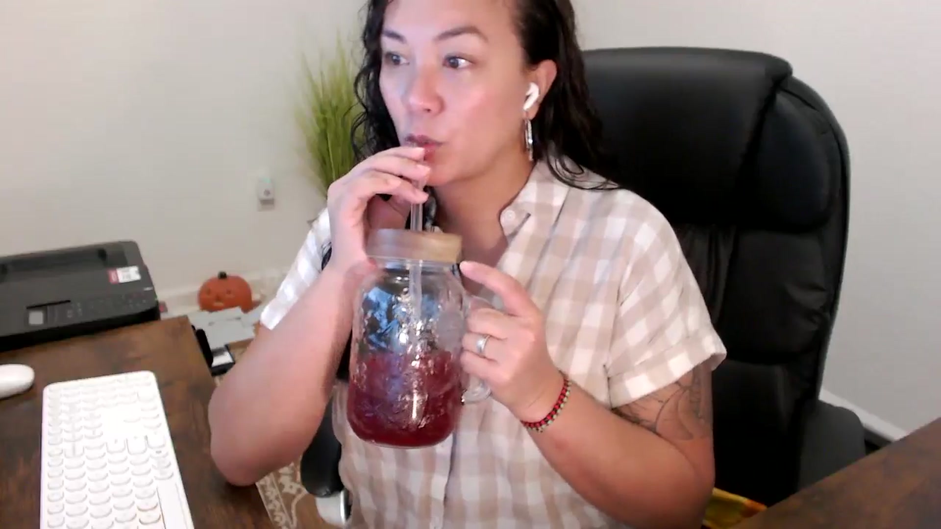 Gallery image thumbnail from MickaylaStar's myfreecams stream on, 10/31/2025, 14:45 image 18 of 20