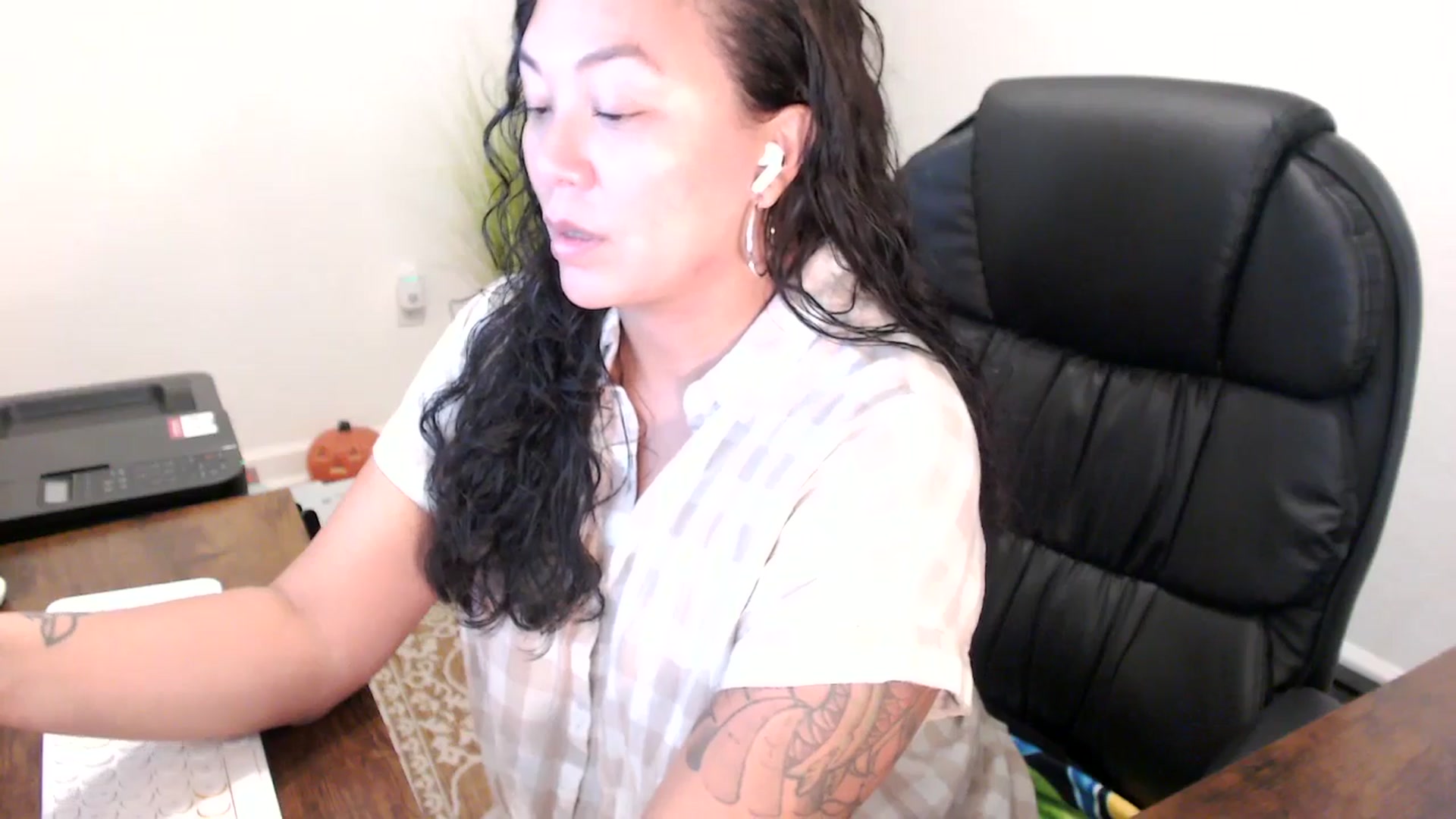 Gallery image thumbnail from MickaylaStar's myfreecams stream on, 10/31/2025, 15:17 image 20 of 20