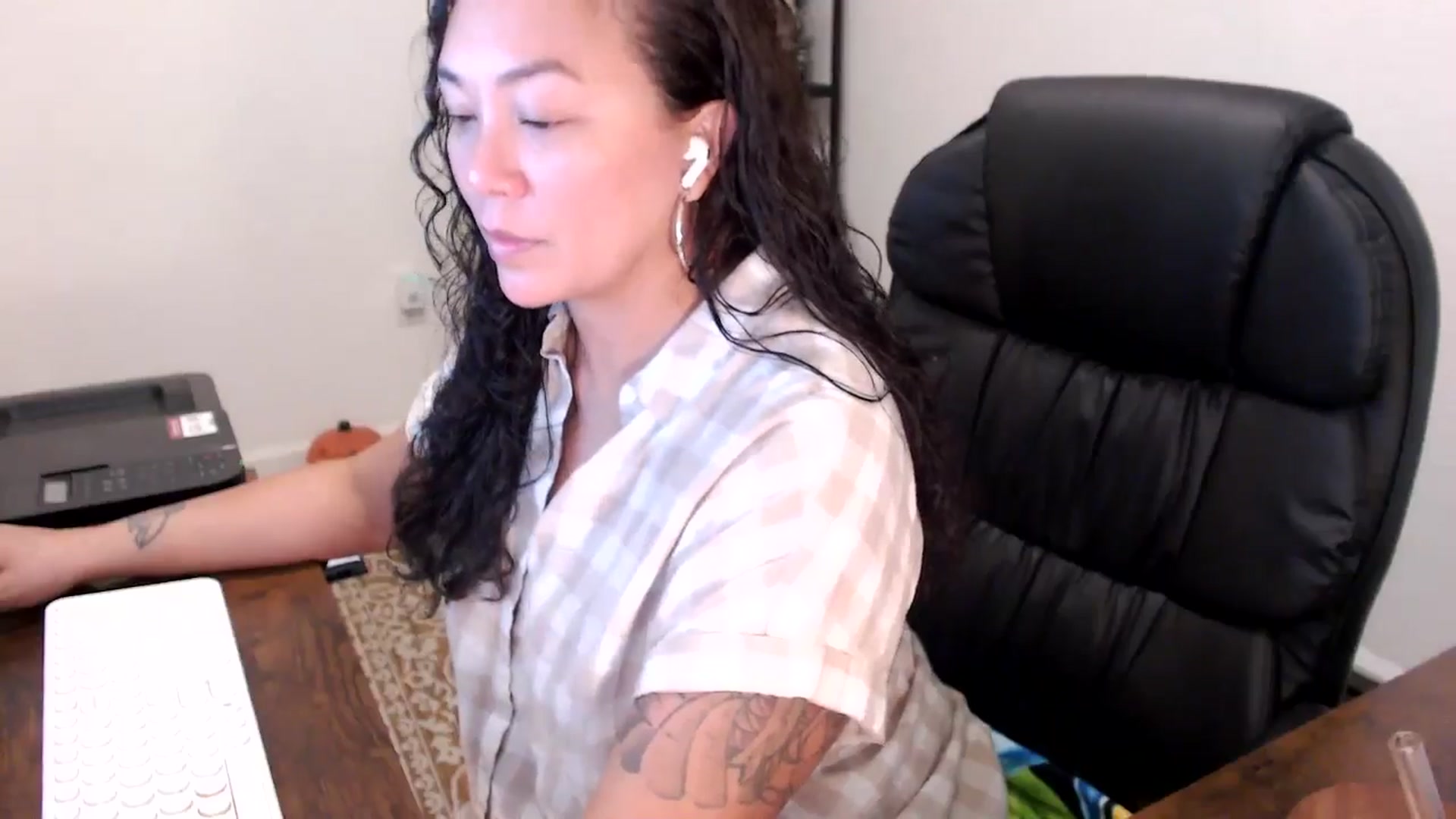 Gallery image thumbnail from MickaylaStar's myfreecams stream on, 10/31/2025, 15:17 image 8 of 20
