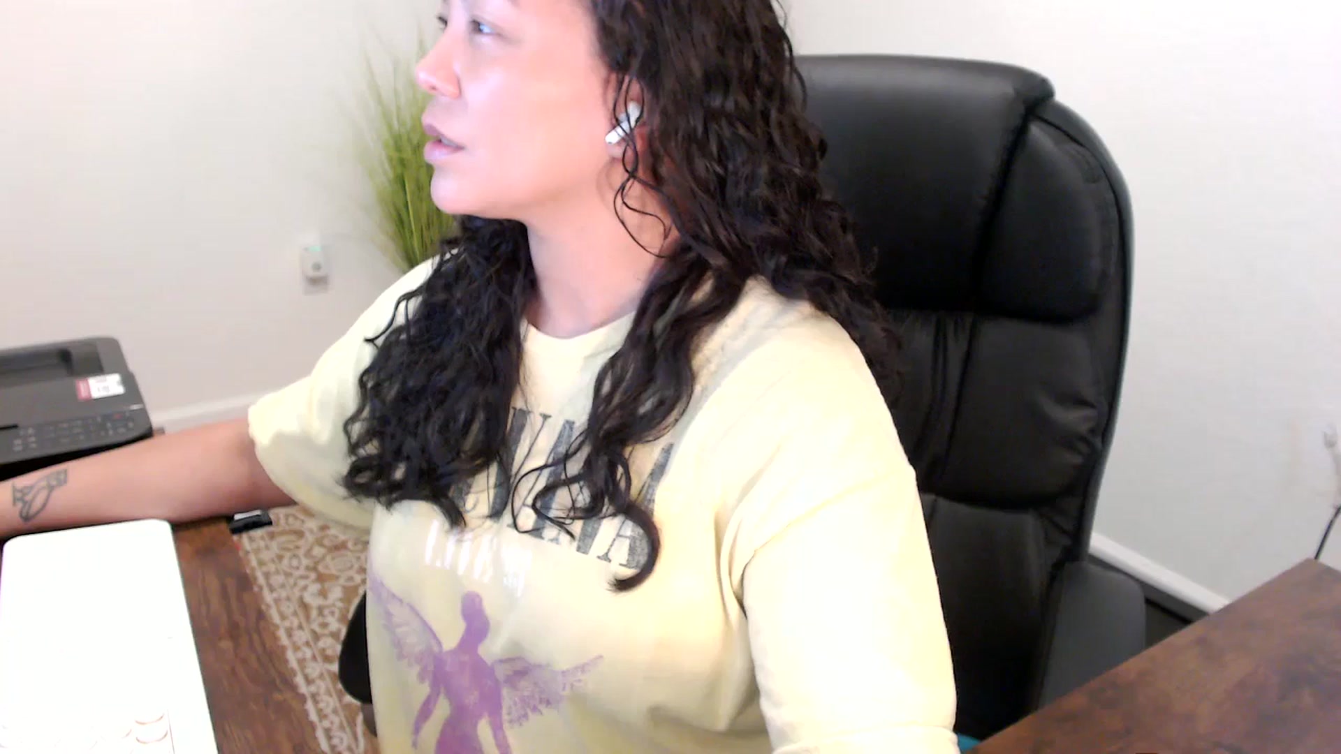 Gallery image thumbnail from MickaylaStar's myfreecams stream on, 11/05/2025, 16:54 image 15 of 20