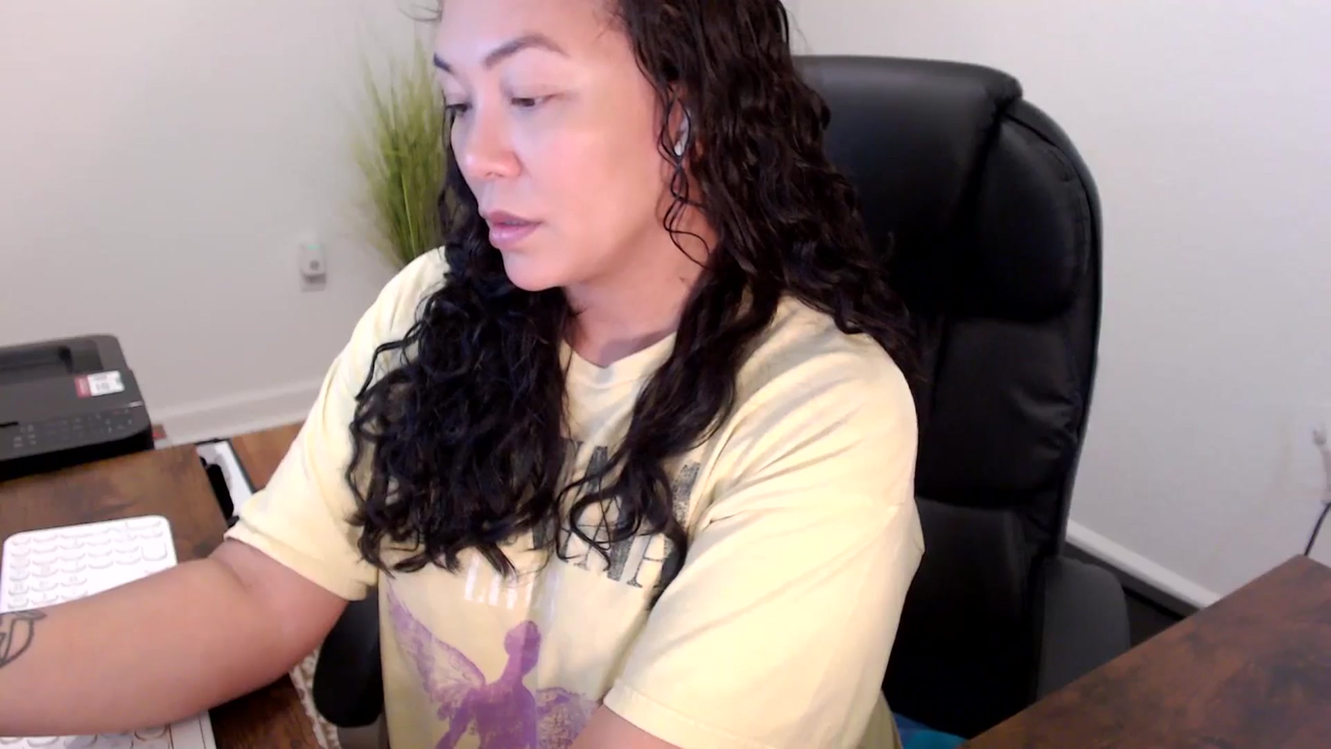 Gallery image thumbnail from MickaylaStar's myfreecams stream on, 11/05/2025, 16:54 image 14 of 20