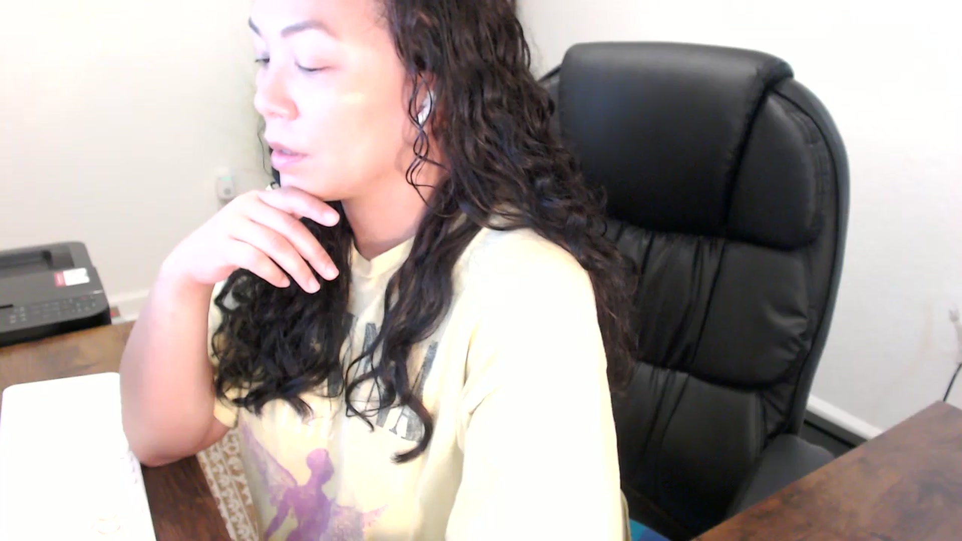 Gallery image thumbnail from MickaylaStar's myfreecams stream on, 11/05/2025, 16:54 image 13 of 20