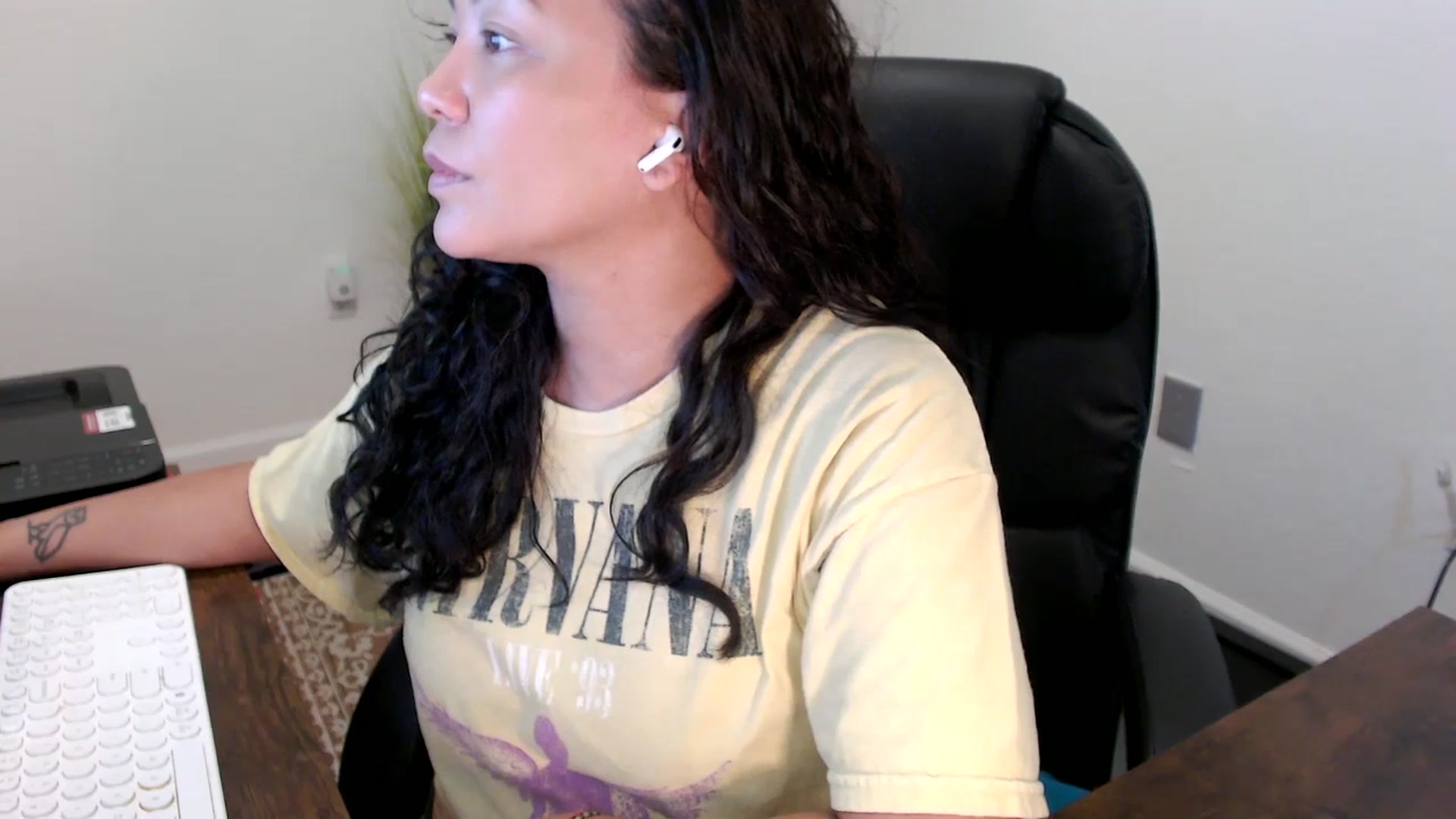 Gallery image thumbnail from MickaylaStar's myfreecams stream on, 11/05/2025, 16:54 image 18 of 20
