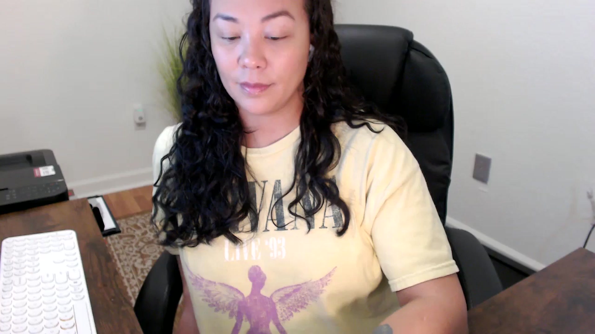 Gallery image thumbnail from MickaylaStar's myfreecams stream on, 11/05/2025, 16:54 image 12 of 20