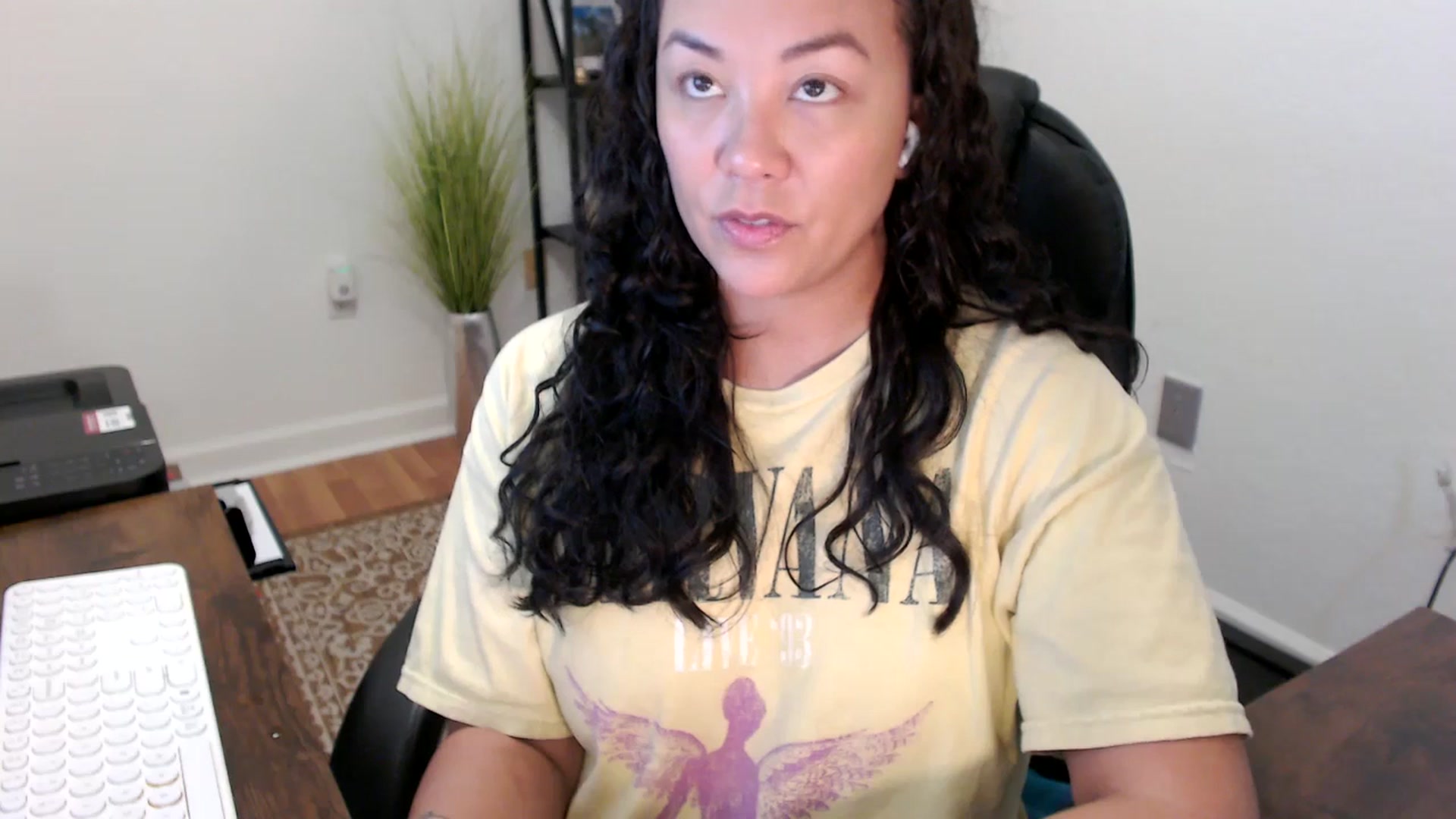 Gallery image thumbnail from MickaylaStar's myfreecams stream on, 11/05/2025, 16:54 image 11 of 20
