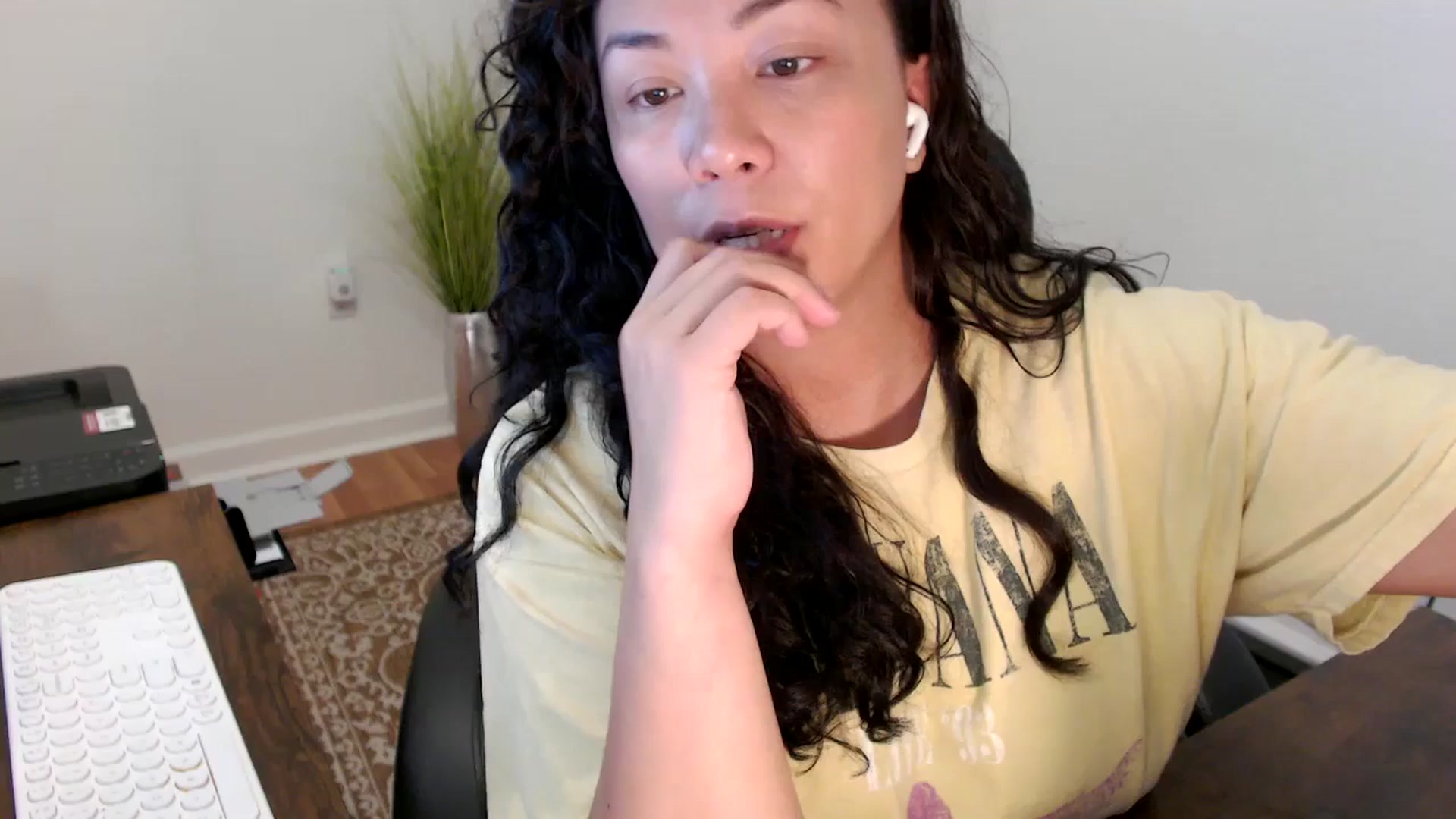 Gallery image thumbnail from MickaylaStar's myfreecams stream on, 11/05/2025, 17:15 image 15 of 20