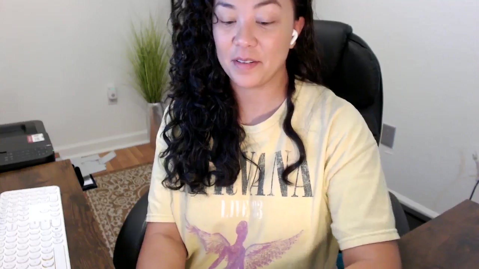 Gallery image thumbnail from MickaylaStar's myfreecams stream on, 11/05/2025, 17:15 image 7 of 20