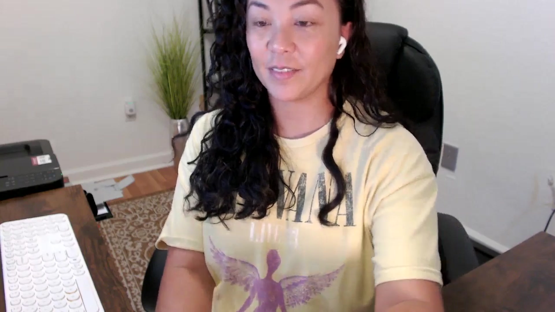 Gallery image thumbnail from MickaylaStar's myfreecams stream on, 11/05/2025, 17:15 image 17 of 20
