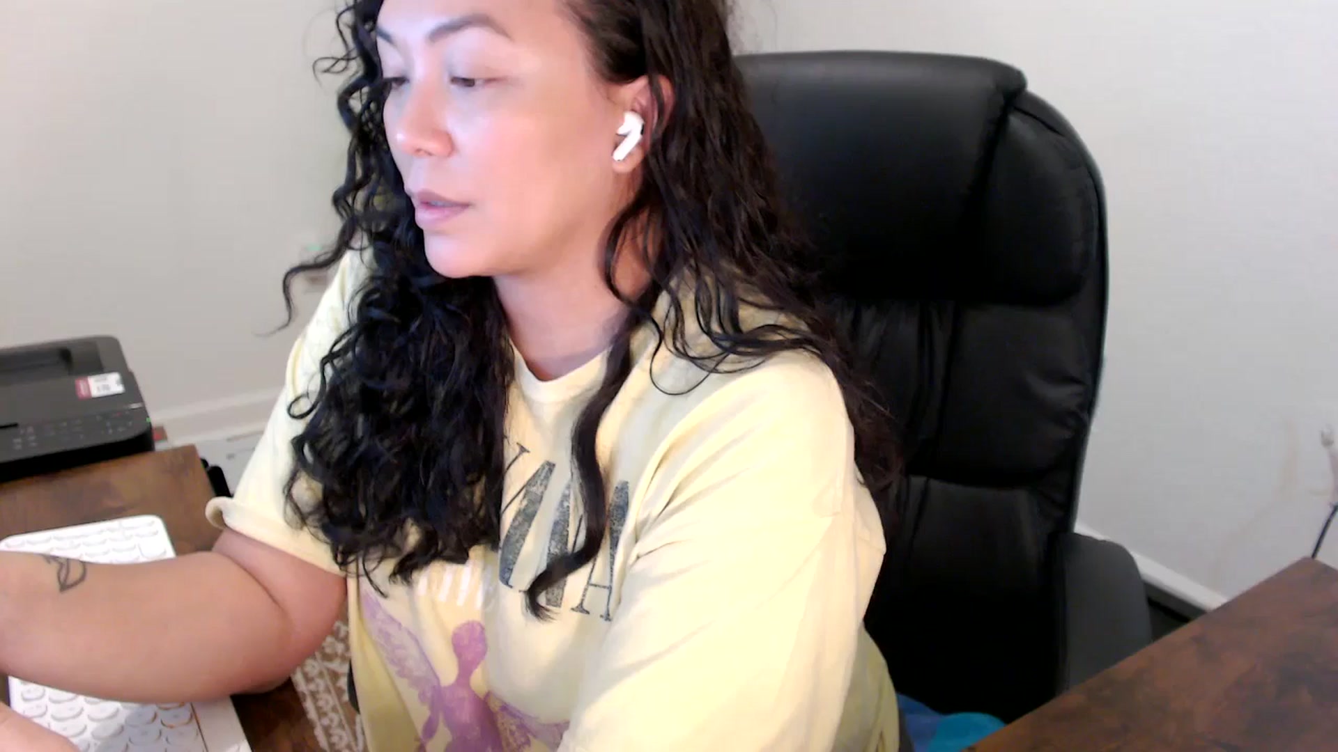 Gallery image thumbnail from MickaylaStar's myfreecams stream on, 11/05/2025, 17:15 image 18 of 20