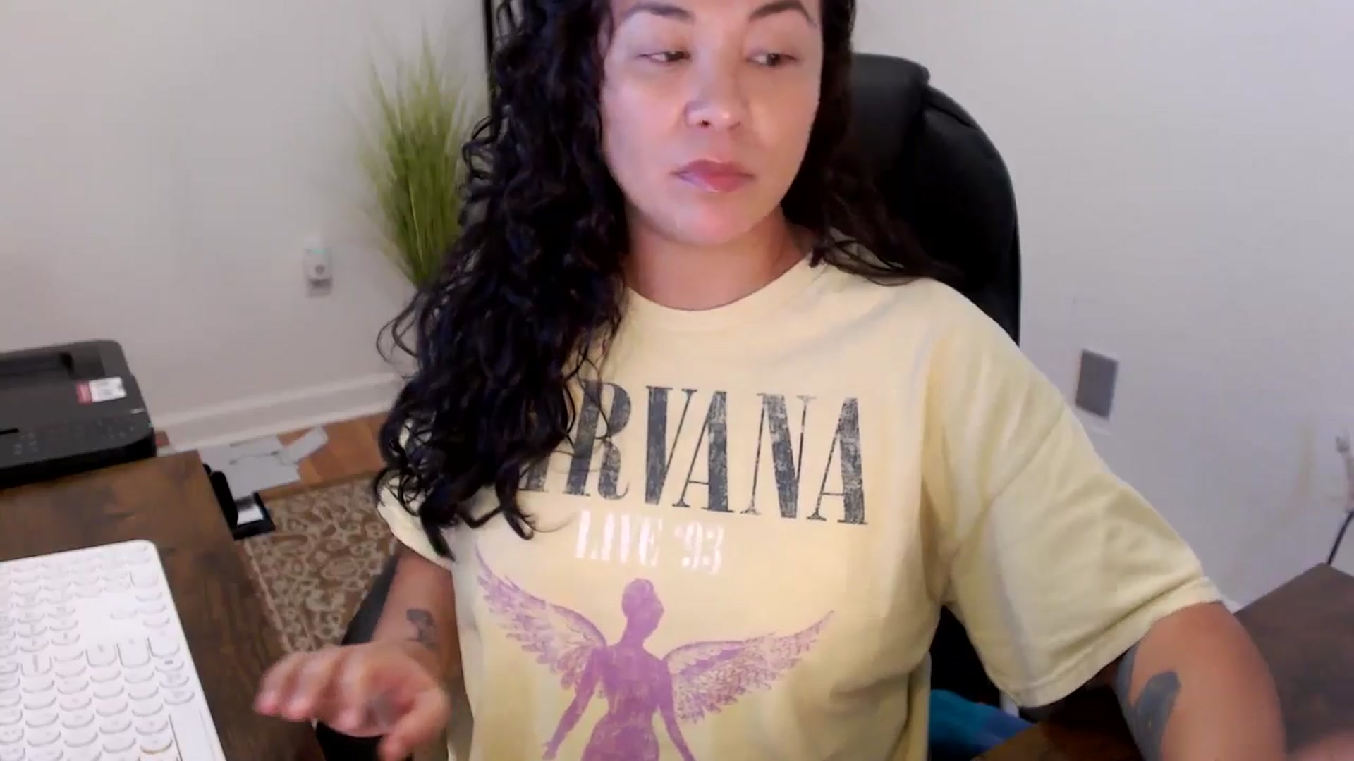 Gallery image thumbnail from MickaylaStar's myfreecams stream on, 11/05/2025, 17:54 image 19 of 20
