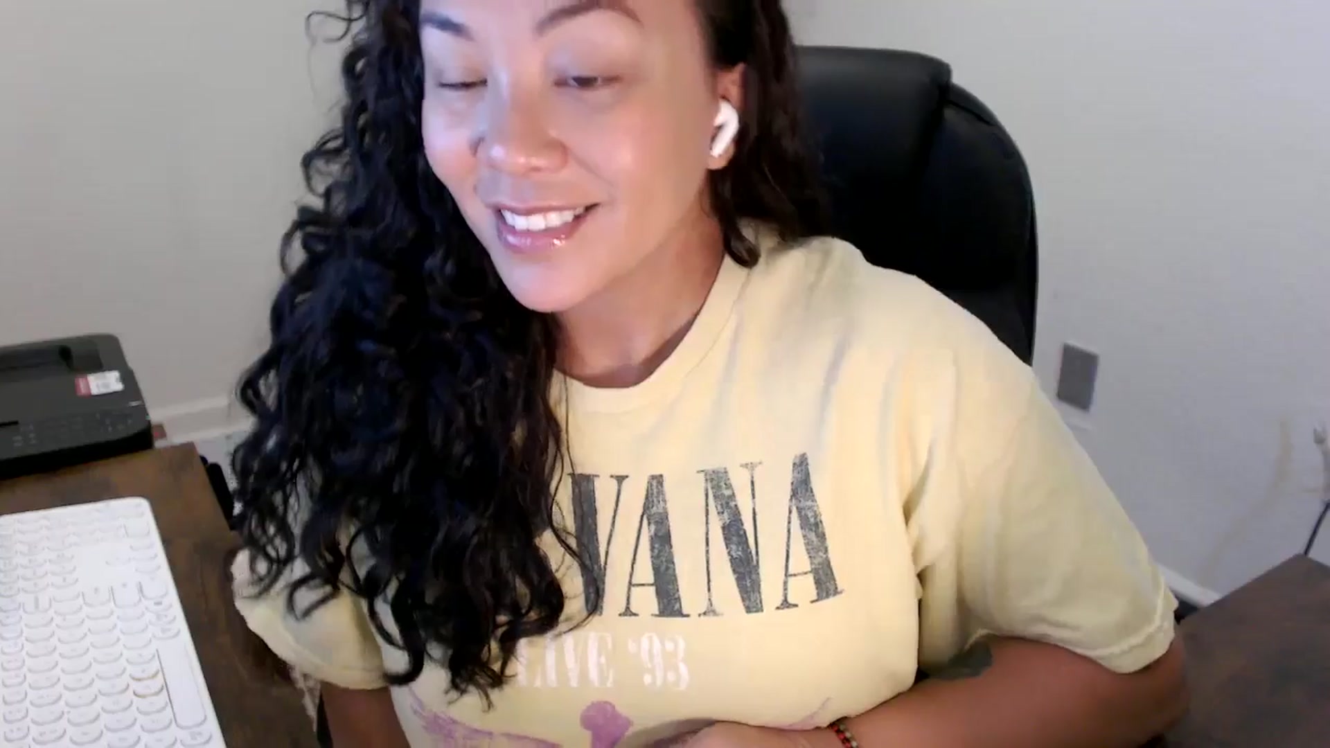 Gallery image thumbnail from MickaylaStar's myfreecams stream on, 11/05/2025, 17:54 image 6 of 20