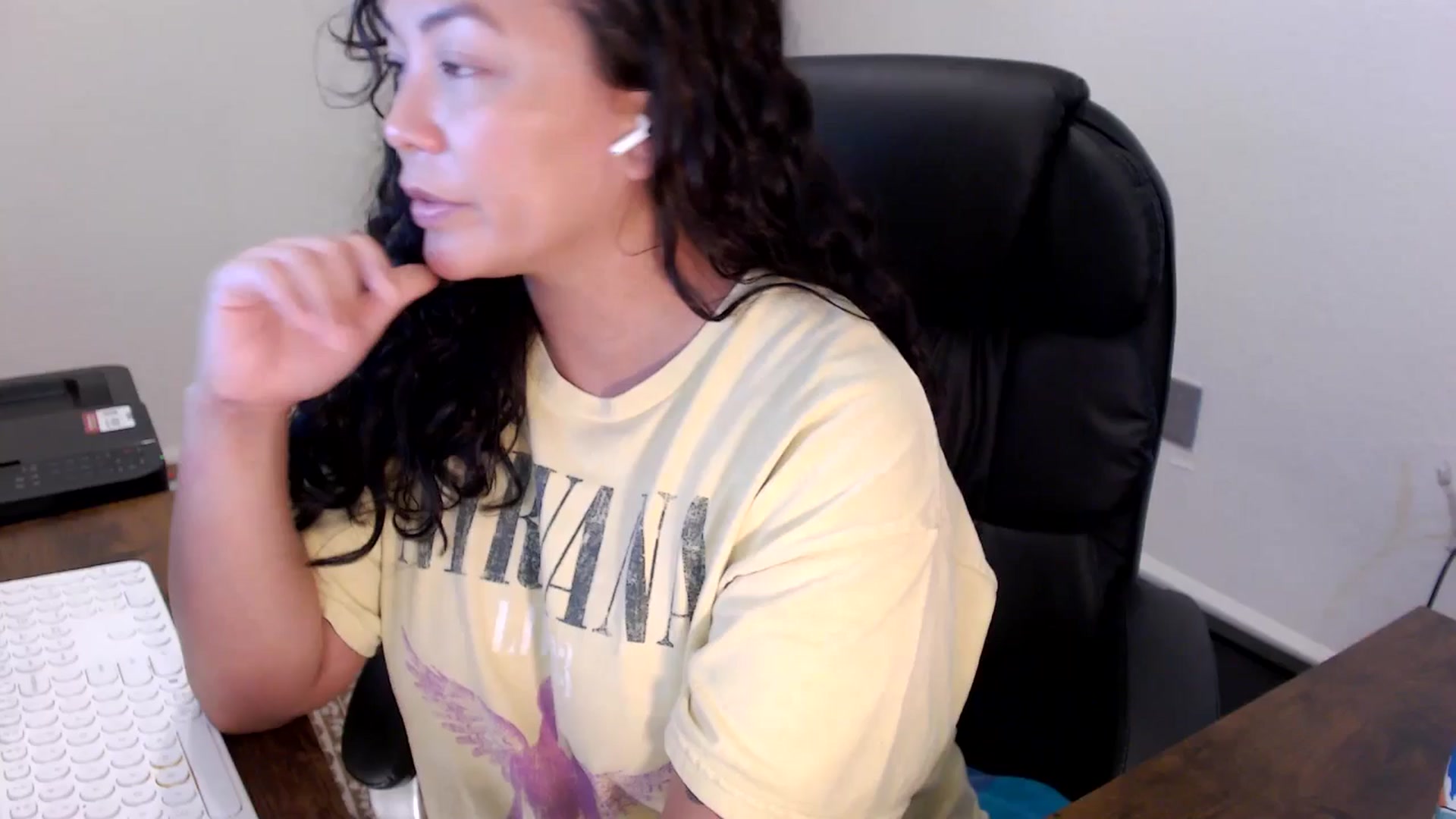 Gallery image thumbnail from MickaylaStar's myfreecams stream on, 11/05/2025, 18:44 image 1 of 20