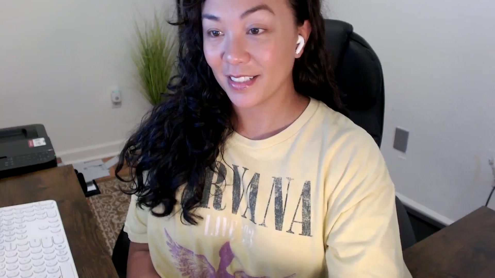 Gallery image thumbnail from MickaylaStar's myfreecams stream on, 11/05/2025, 18:44 image 15 of 20