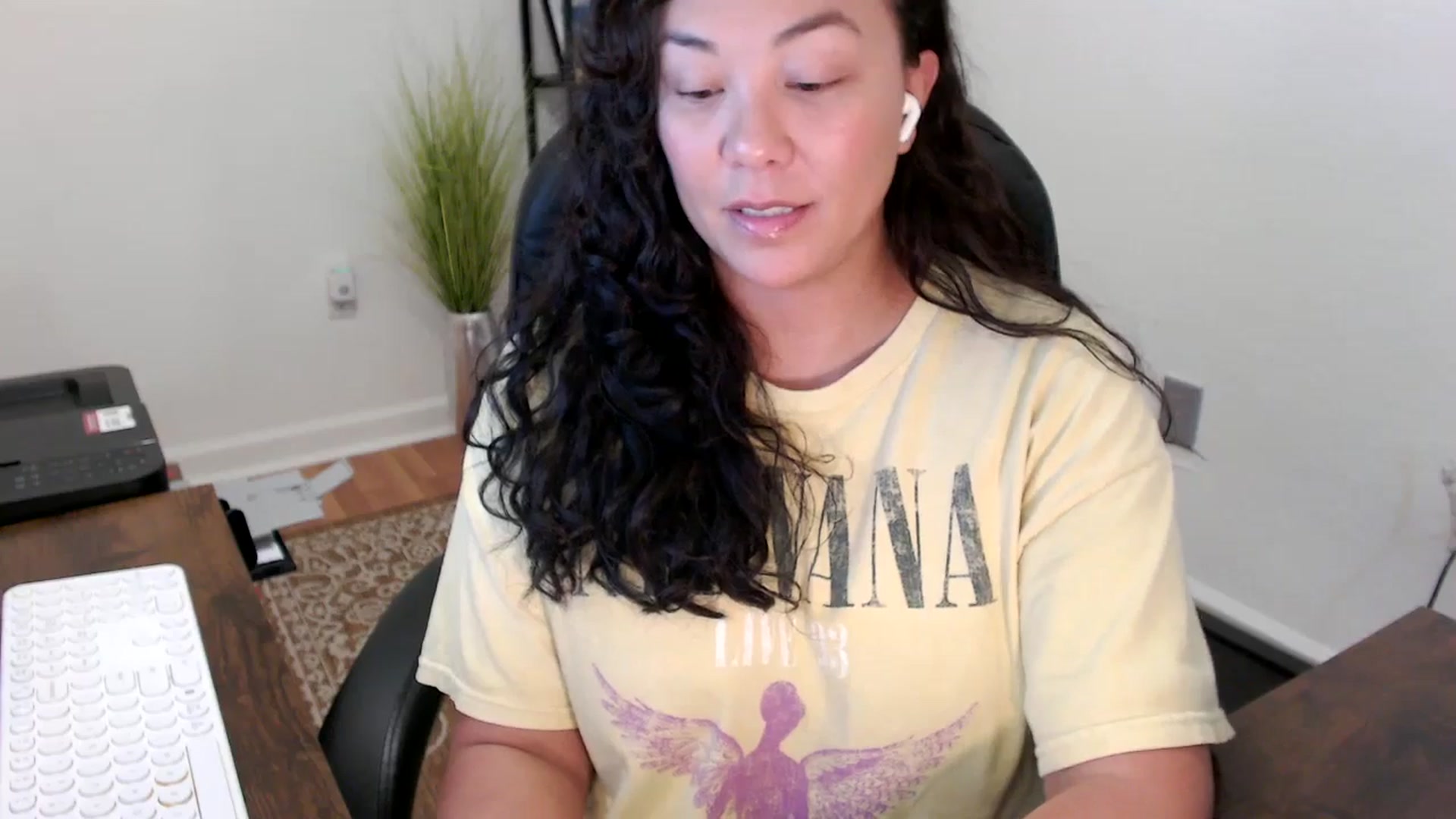 Gallery image thumbnail from MickaylaStar's myfreecams stream on, 11/05/2025, 21:06 image 5 of 20