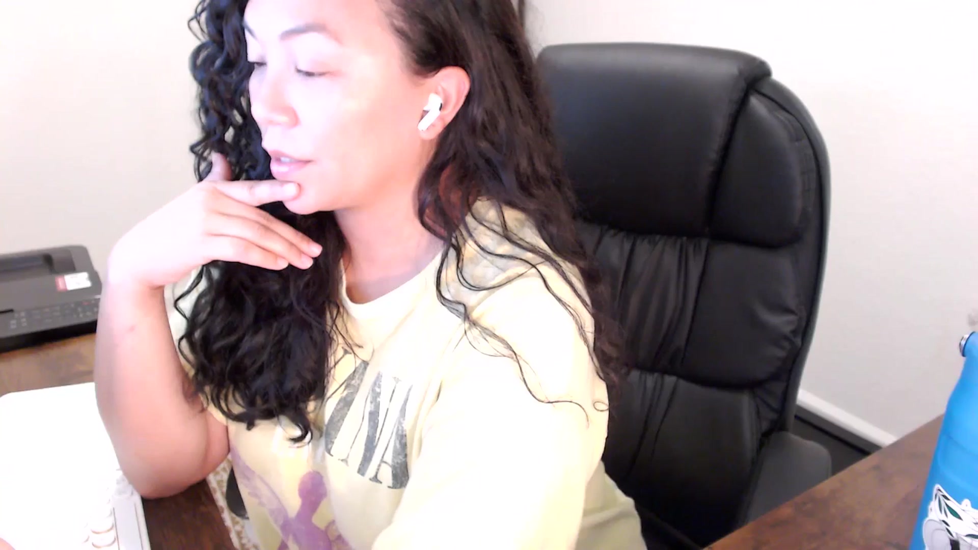 Gallery image thumbnail from MickaylaStar's myfreecams stream on, 11/05/2025, 21:06 image 18 of 20