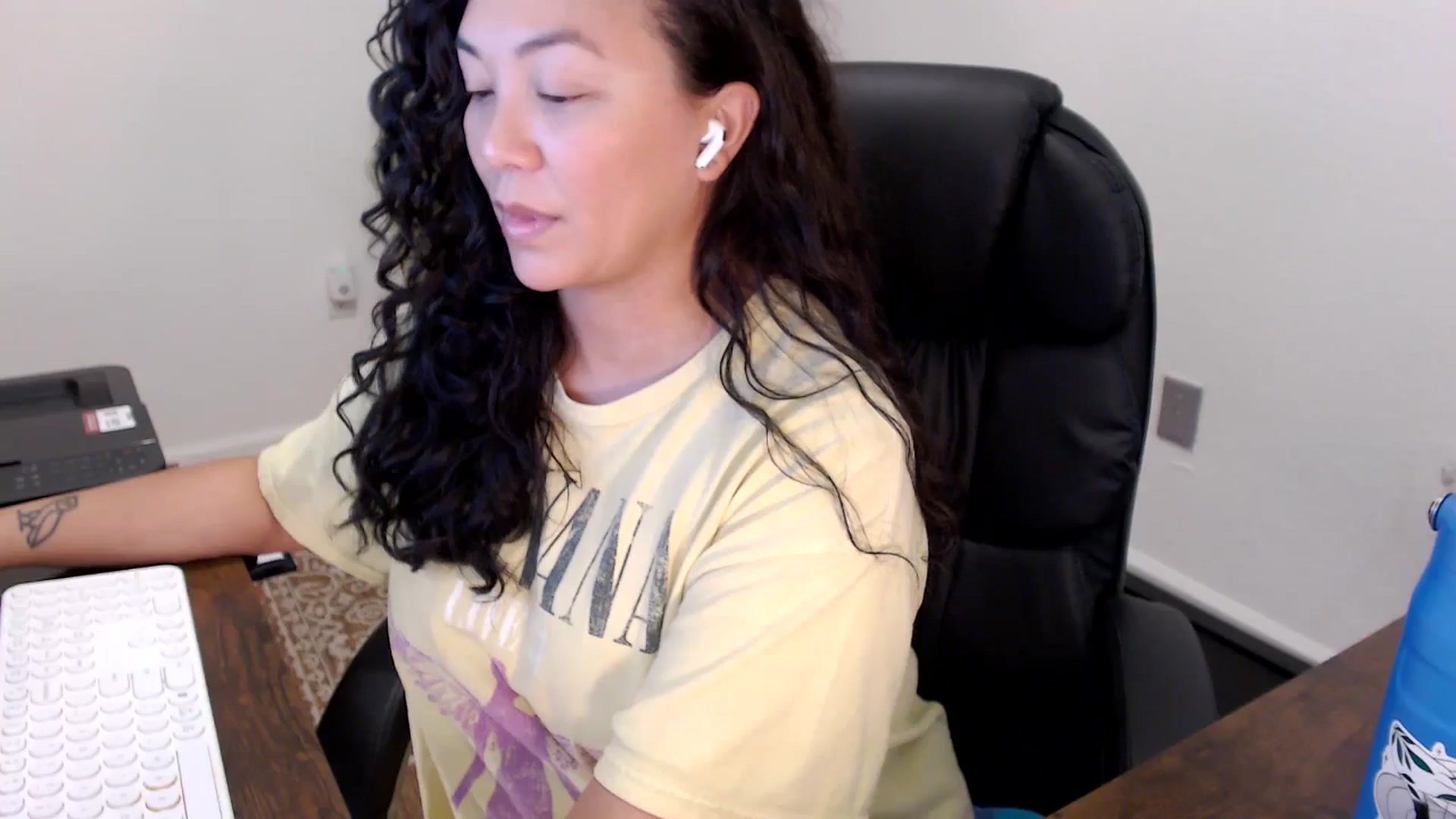 Gallery image thumbnail from MickaylaStar's myfreecams stream on, 11/05/2025, 21:06 image 13 of 20