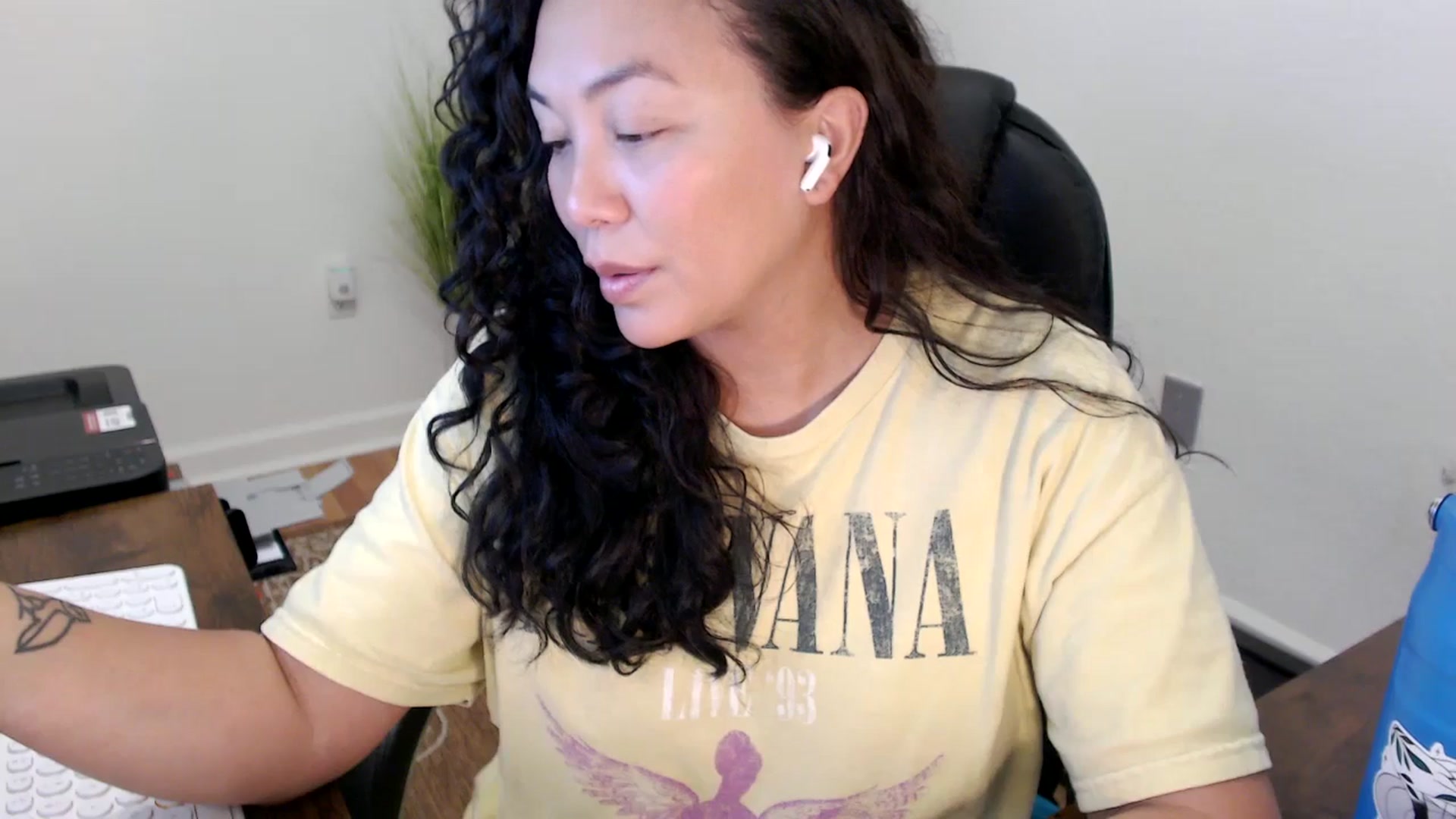 Gallery image thumbnail from MickaylaStar's myfreecams stream on, 11/05/2025, 21:06 image 10 of 20