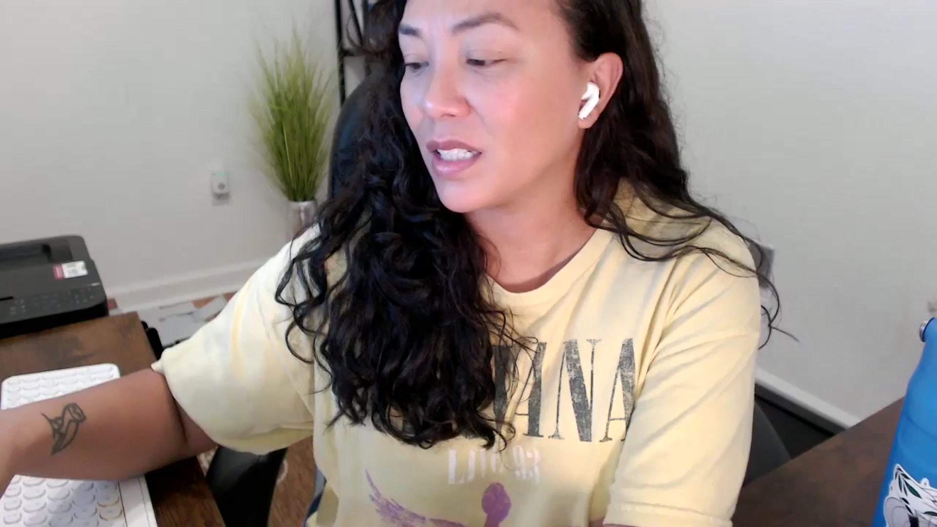 Gallery image thumbnail from MickaylaStar's myfreecams stream on, 11/05/2025, 21:06 image 8 of 20