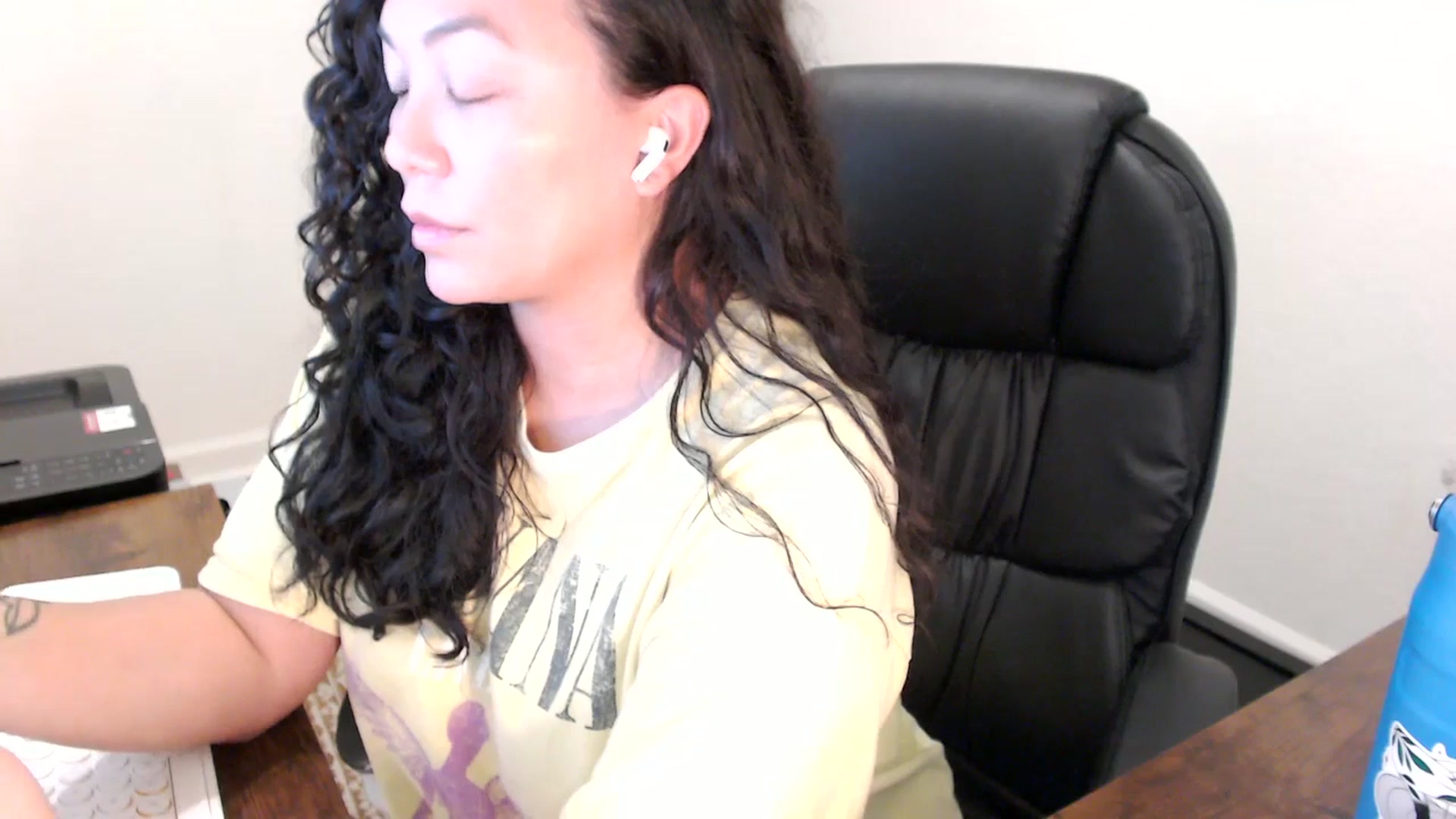 Gallery image thumbnail from MickaylaStar's myfreecams stream on, 11/05/2025, 21:06 image 20 of 20