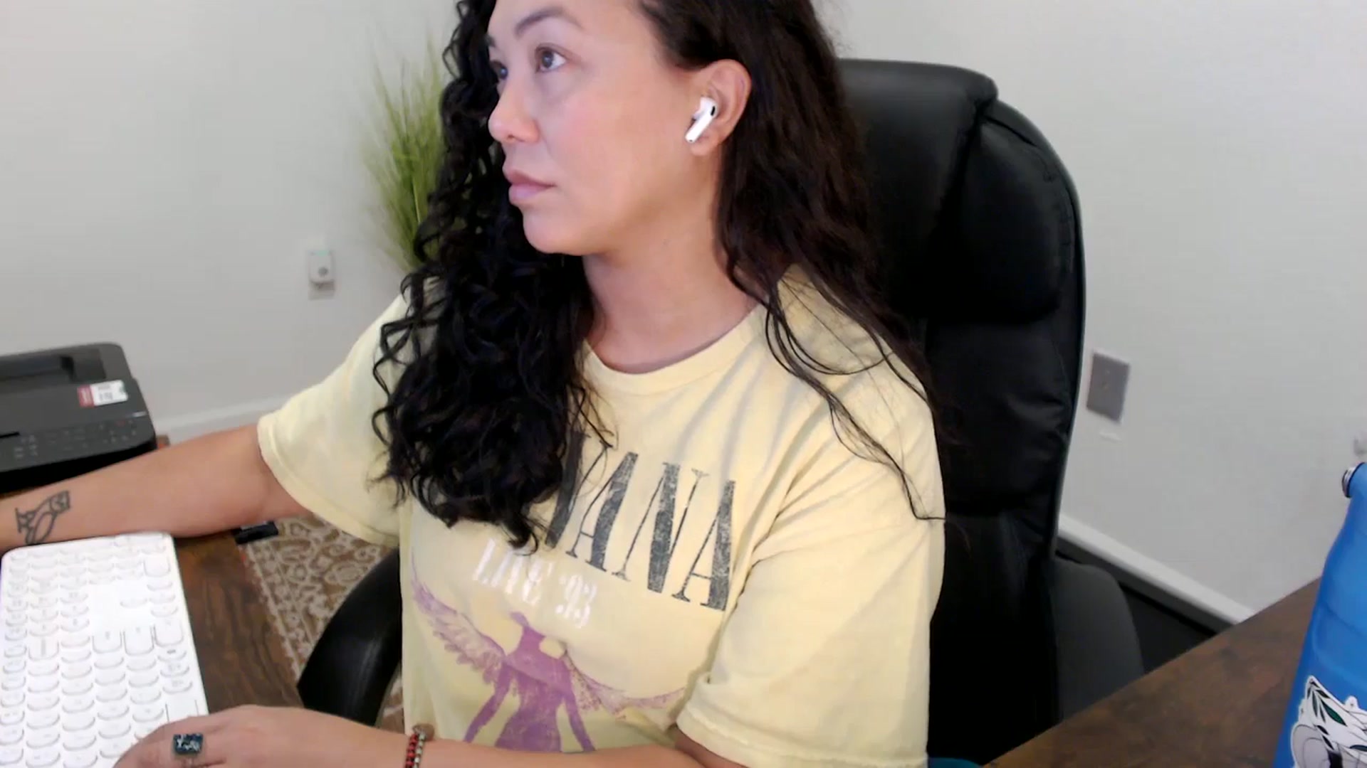 Gallery image thumbnail from MickaylaStar's myfreecams stream on, 11/05/2025, 21:06 image 12 of 20