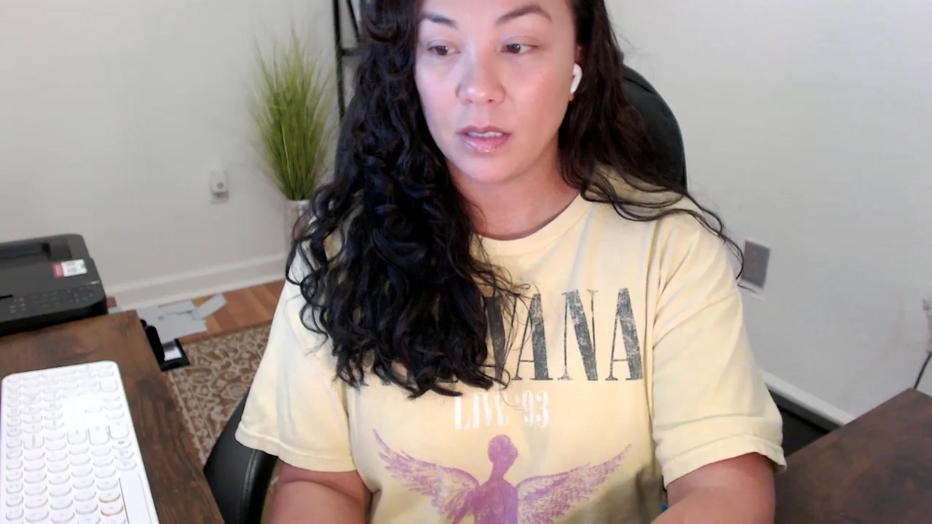 Gallery image thumbnail from MickaylaStar's myfreecams stream on, 11/05/2025, 21:06 image 3 of 20