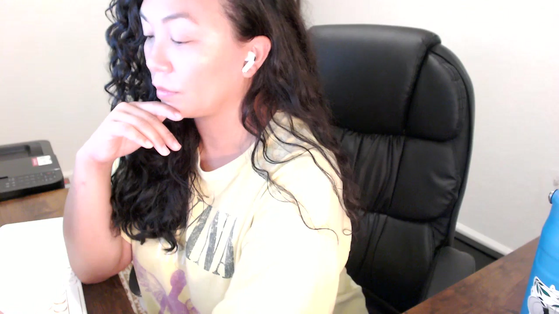 Gallery image thumbnail from MickaylaStar's myfreecams stream on, 11/05/2025, 21:06 image 16 of 20