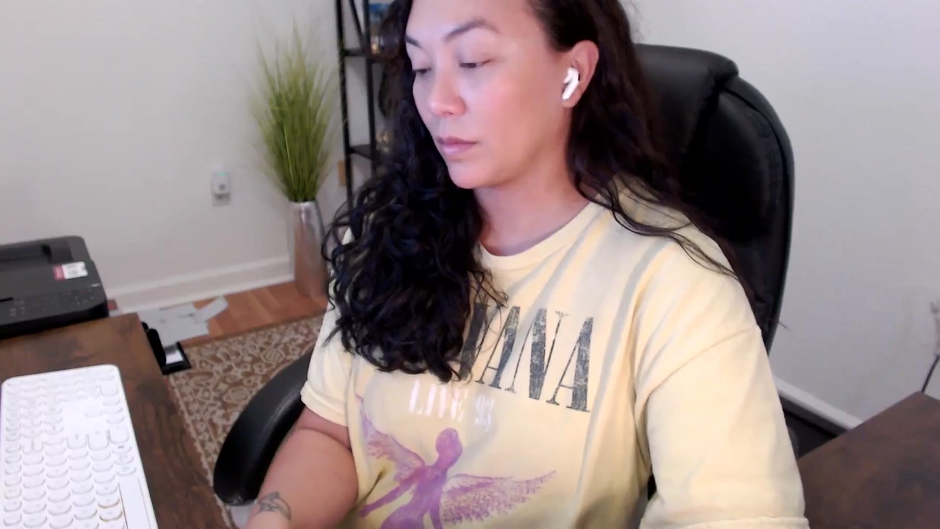Gallery image thumbnail from MickaylaStar's myfreecams stream on, 11/05/2025, 21:06 image 7 of 20
