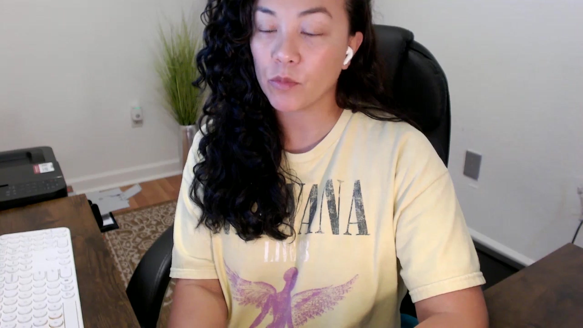 Gallery image thumbnail from MickaylaStar's myfreecams stream on, 11/05/2025, 22:14 image 4 of 20