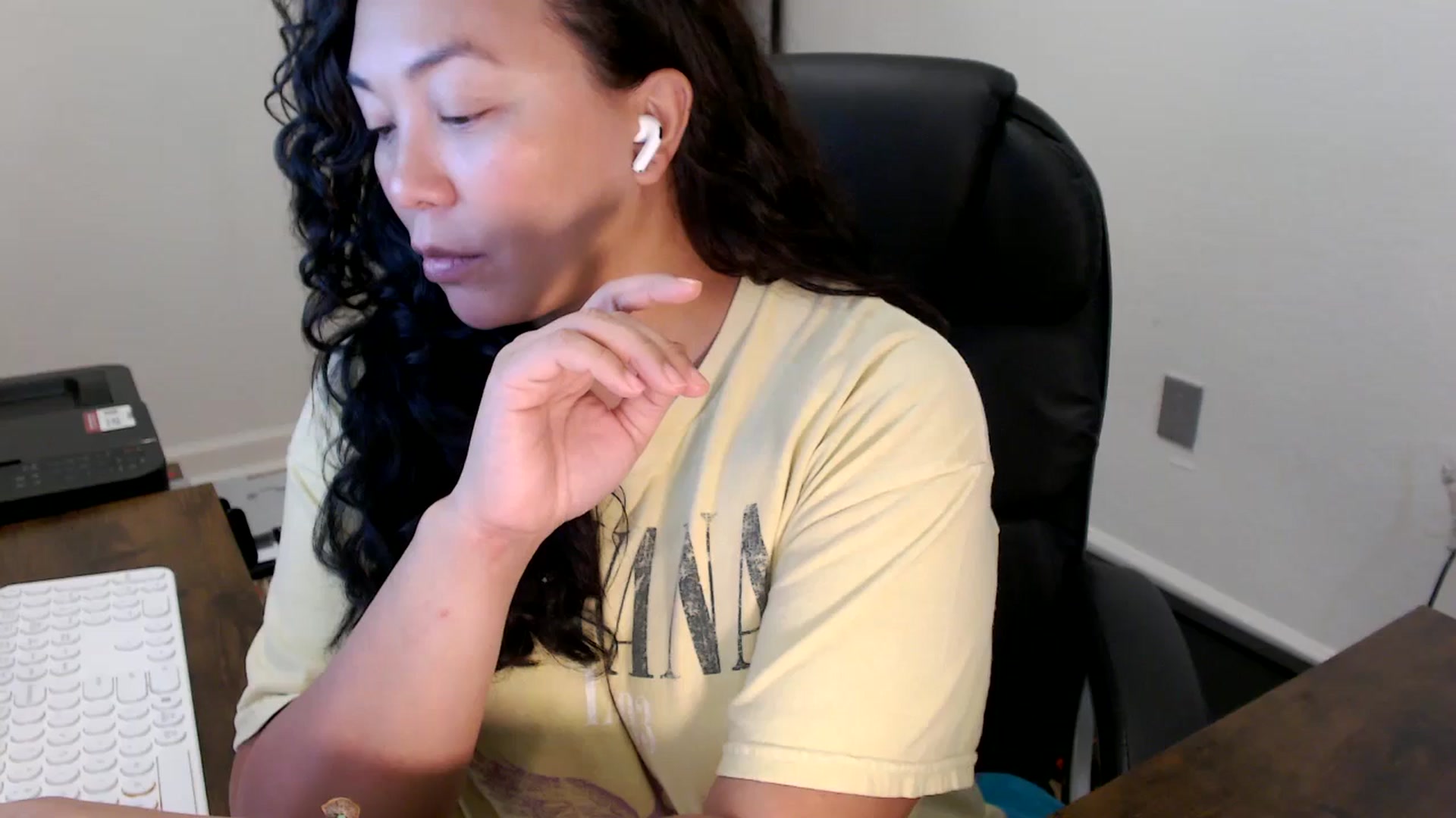 Gallery image thumbnail from MickaylaStar's myfreecams stream on, 11/05/2025, 22:14 image 1 of 20