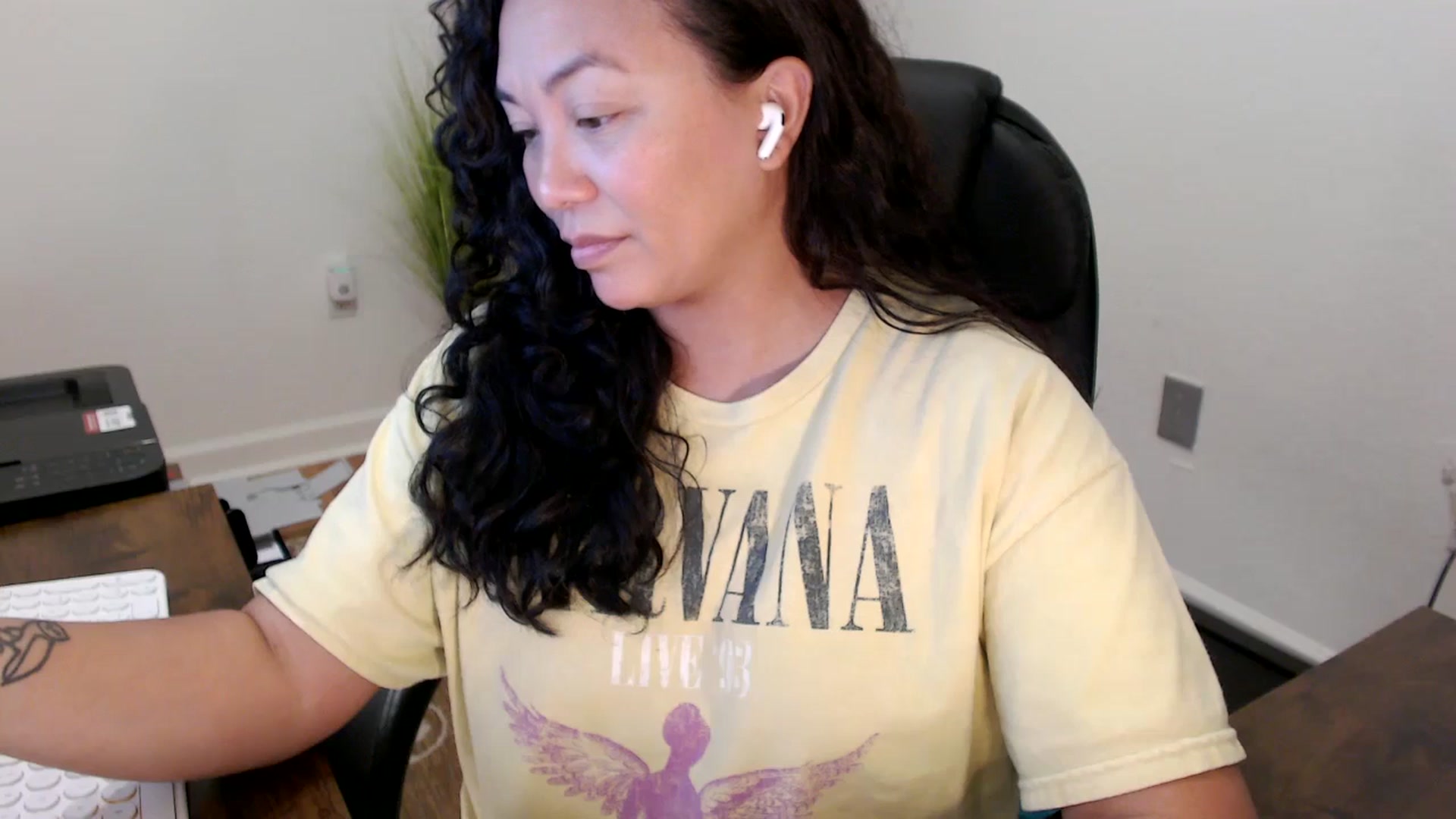 Gallery image thumbnail from MickaylaStar's myfreecams stream on, 11/05/2025, 22:14 image 14 of 20