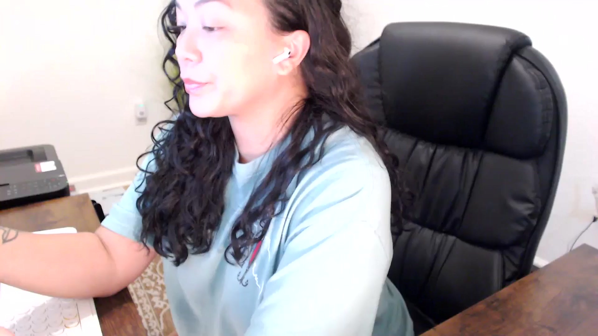 Gallery image thumbnail from MickaylaStar's myfreecams stream on, 11/06/2025, 15:59 image 1 of 20