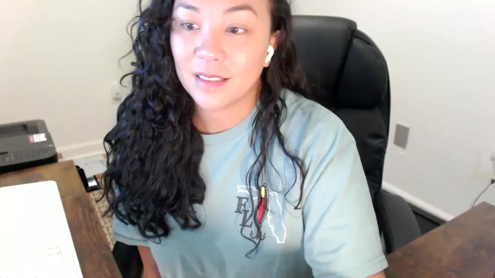 Gallery image thumbnail from MickaylaStar's myfreecams stream on, 11/06/2025, 16:16 image 10 of 20